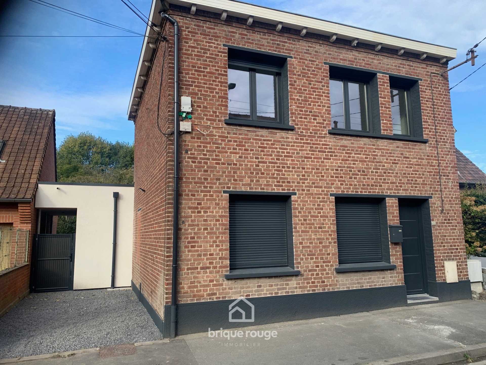 Maison individuelle renovee semi plain pied Photo 1 - Brique Rouge Immobilier Maison individuelle renovee semi plain pied Photo 1 - Brique Rouge Immobilier