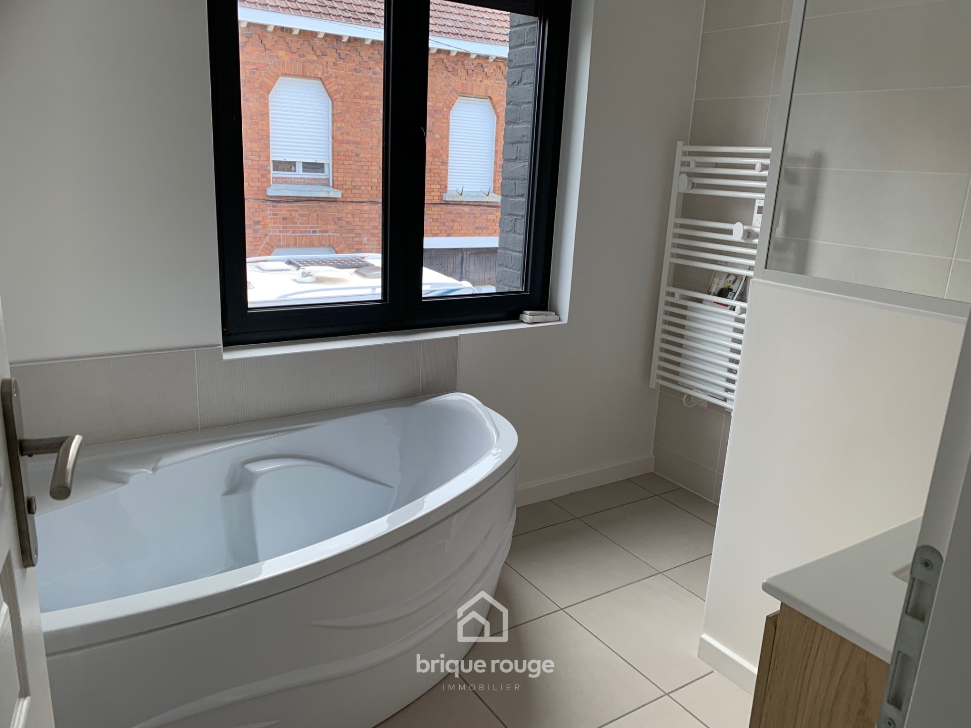 Maison individuelle renovee semi plain pied poss garage Photo 5 - Brique Rouge Immobilier Maison individuelle renovee semi plain pied poss garage Photo 5 - Brique Rouge Immobilier