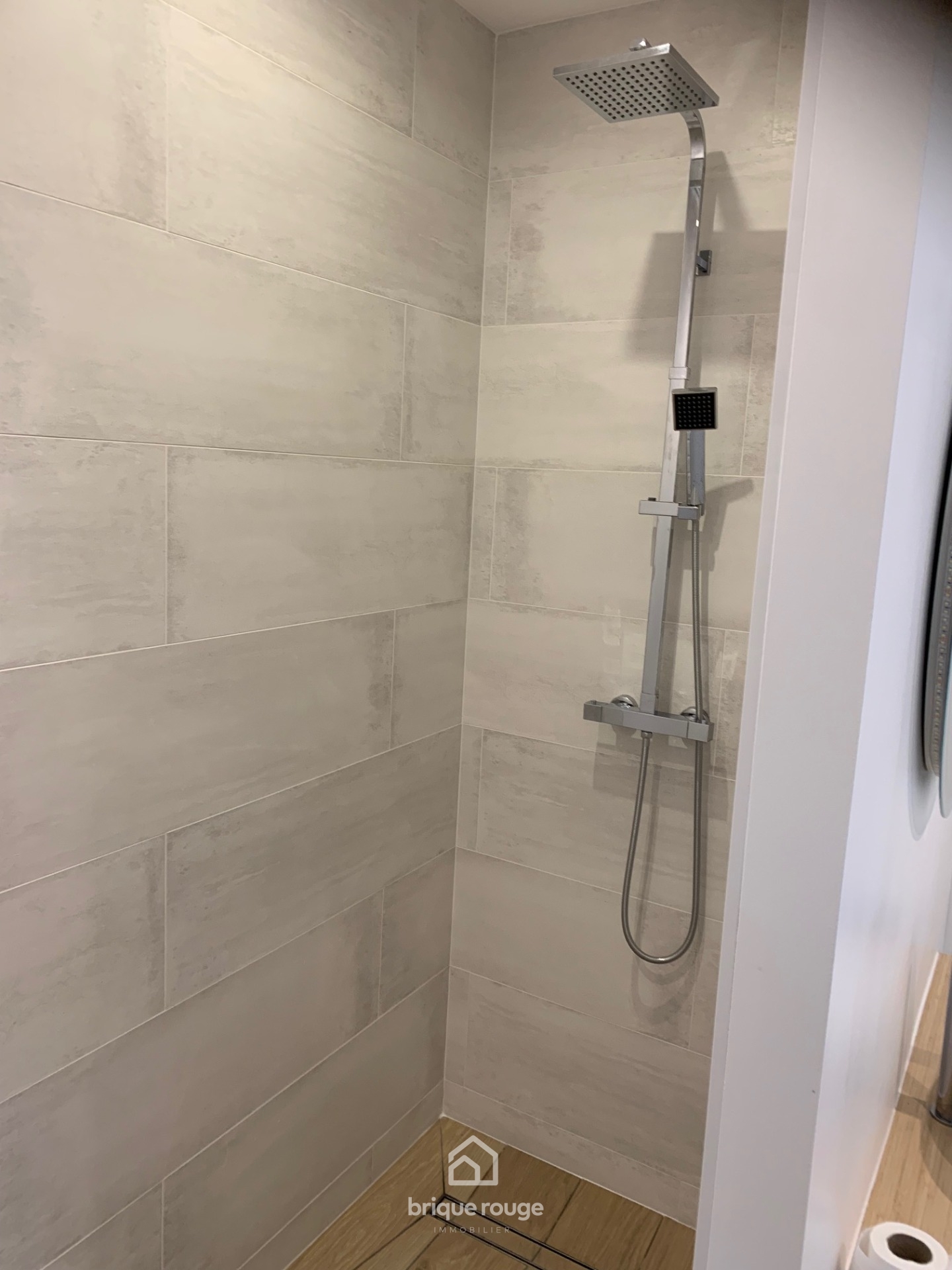 Maison individuelle renovee semi plain pied poss garage Photo 9 - Brique Rouge Immobilier Maison individuelle renovee semi plain pied poss garage Photo 9 - Brique Rouge Immobilier