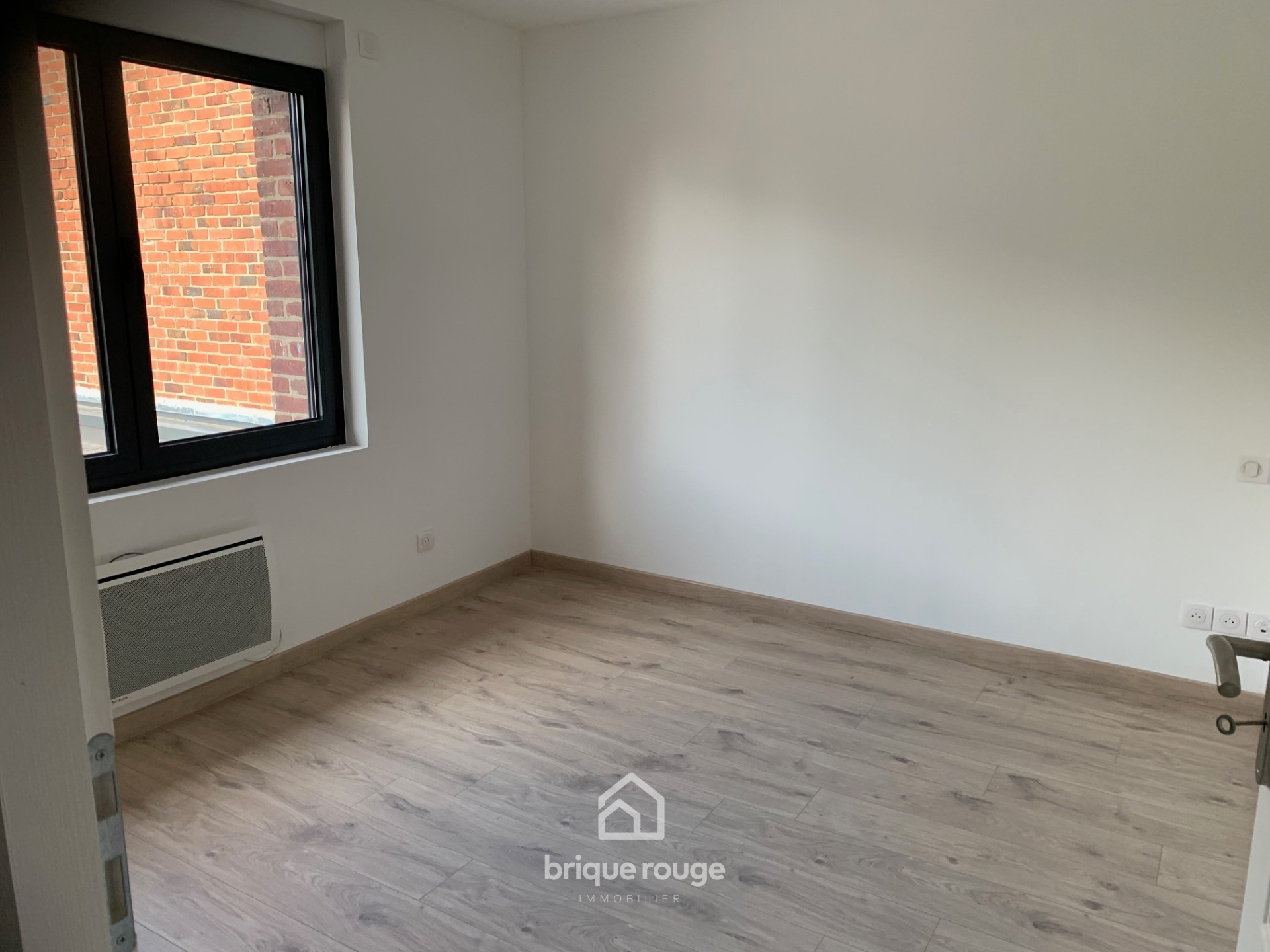 Maison individuelle renovee semi plain pied poss garage Photo 11 - Brique Rouge Immobilier Maison individuelle renovee semi plain pied poss garage Photo 11 - Brique Rouge Immobilier