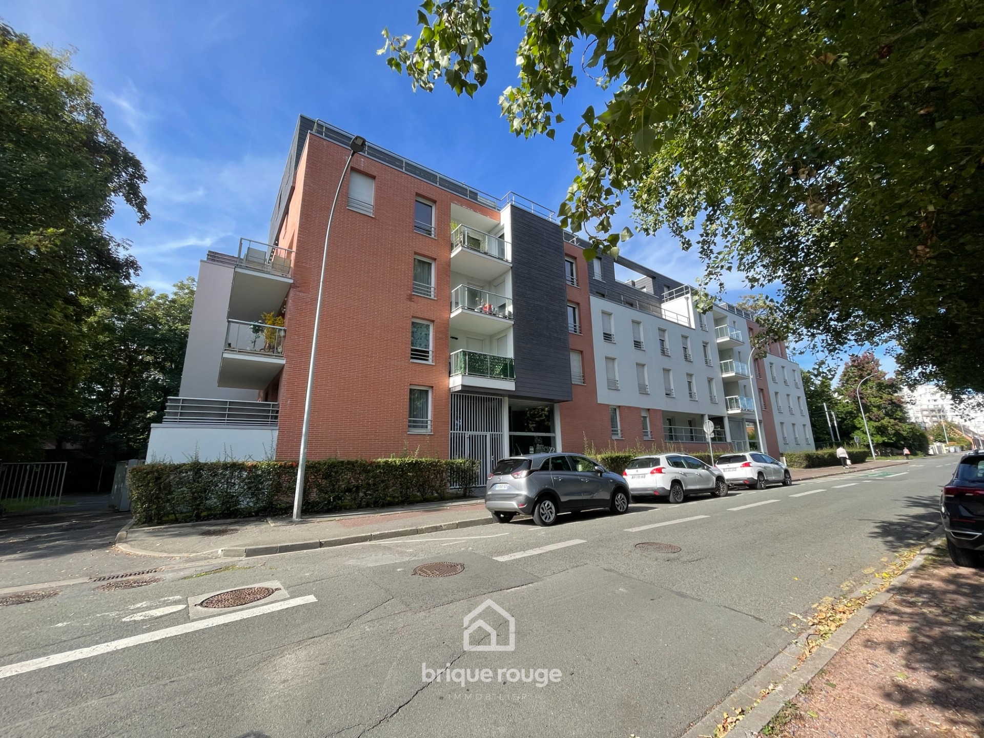 Bel appartement avec terrasse Photo 1 - Brique Rouge Immobilier Bel appartement avec terrasse Photo 1 - Brique Rouge Immobilier