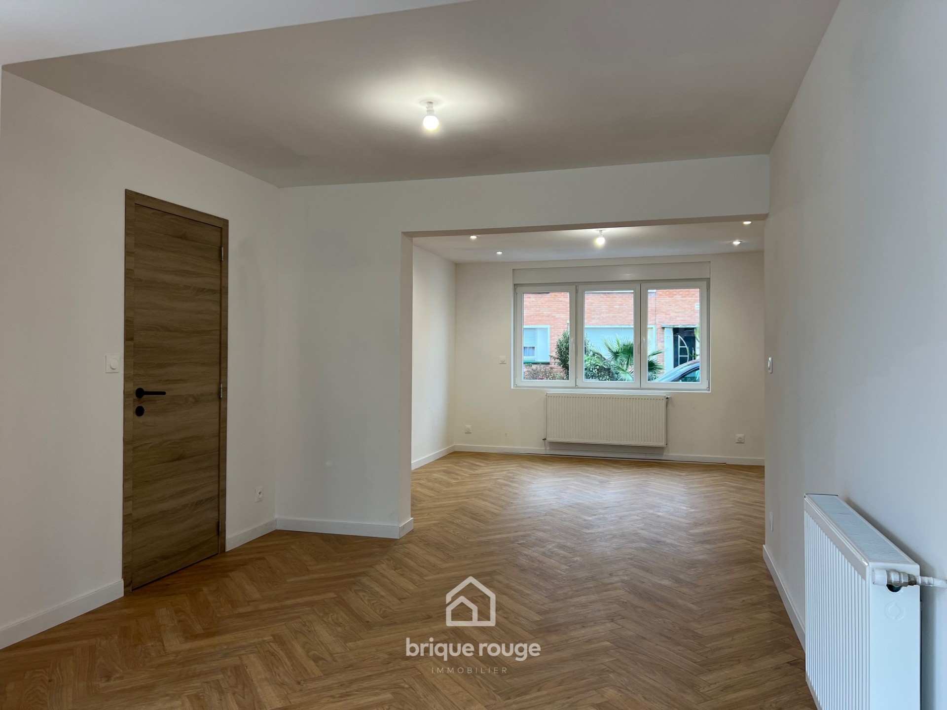 Uniquement chez brique rouge immobilier Photo 2 - Brique Rouge Immobilier Uniquement chez brique rouge immobilier Photo 2 - Brique Rouge Immobilier