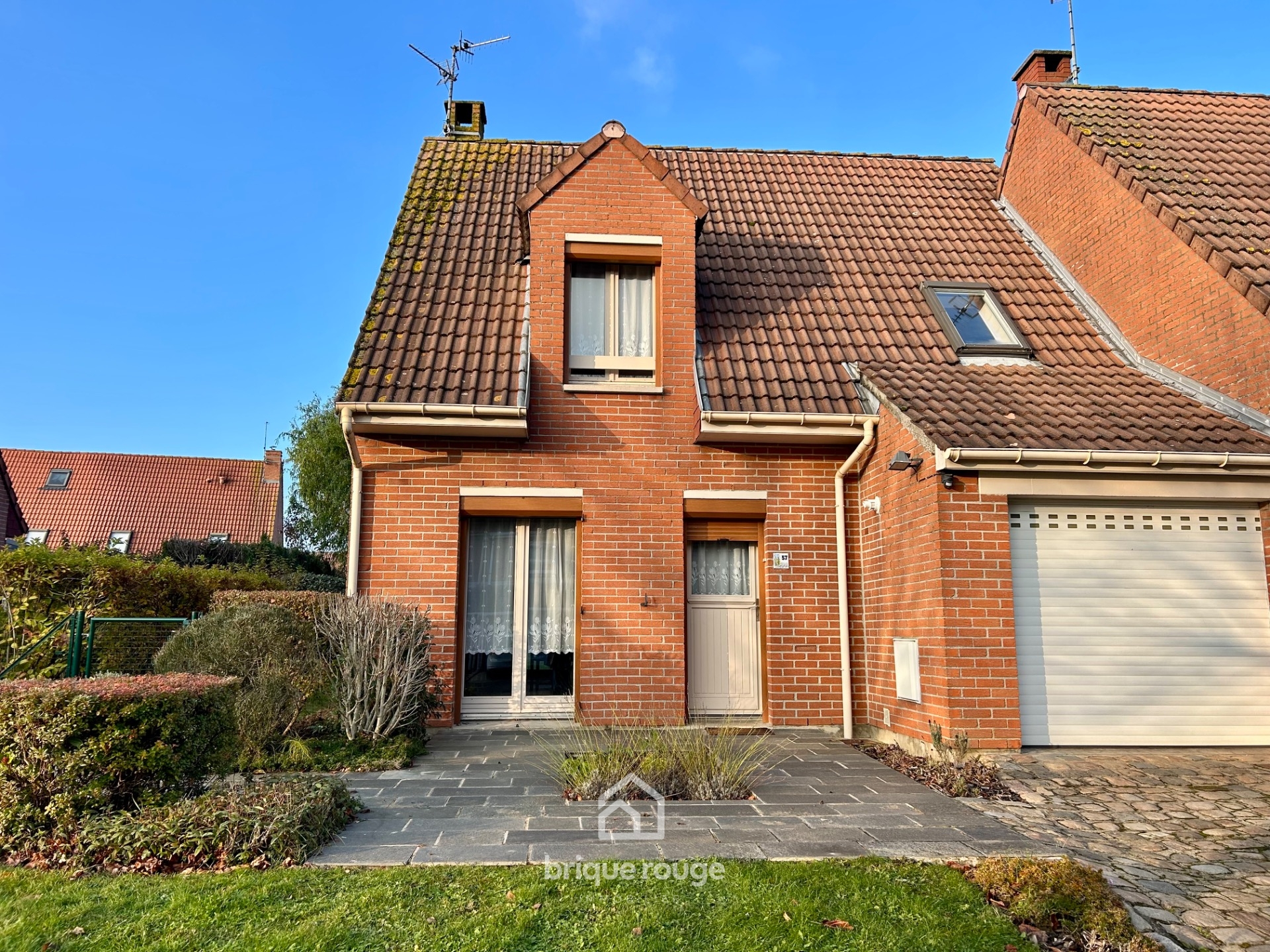 Maison semi individuelle steenwerck Photo 1 - Brique Rouge Immobilier Maison semi individuelle steenwerck Photo 1 - Brique Rouge Immobilier