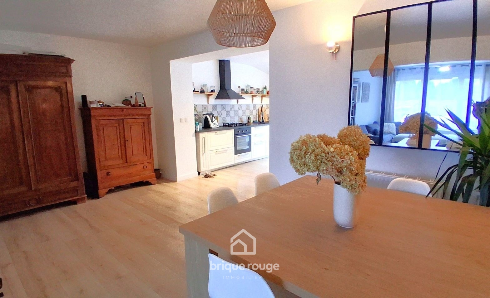 Superbe maison 4 chambres jardin parkings Photo 4 - Brique Rouge Immobilier