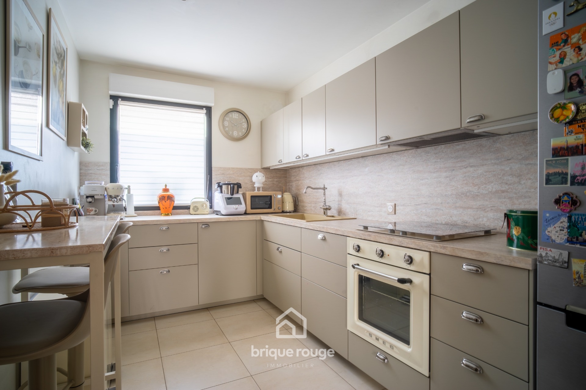 Maison 3 chambres  bureau jardin garage d environ 135m Photo 4 - Brique Rouge Immobilier