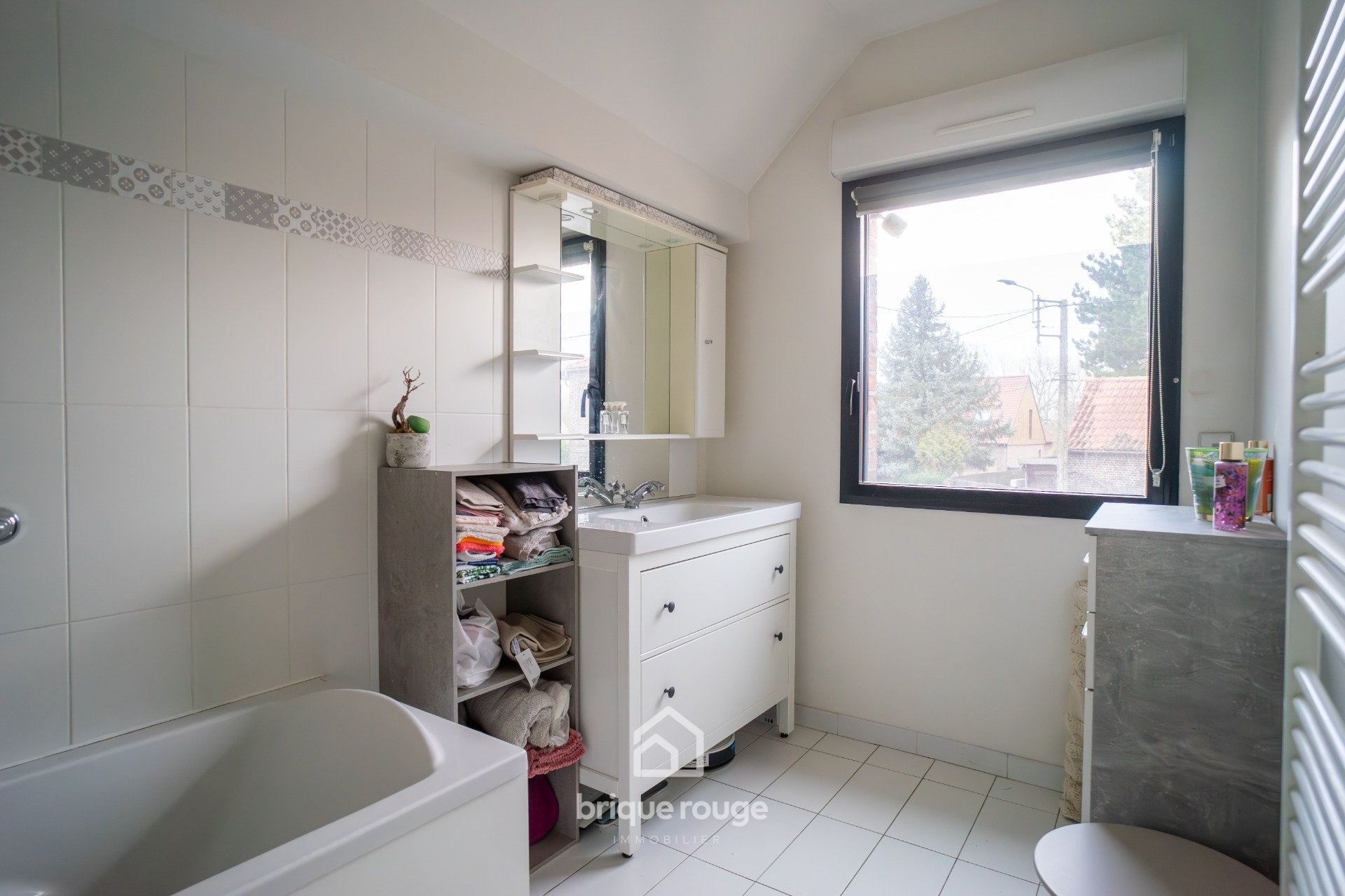 Maison 3 chambres  bureau jardin garage d environ 135m Photo 10 - Brique Rouge Immobilier