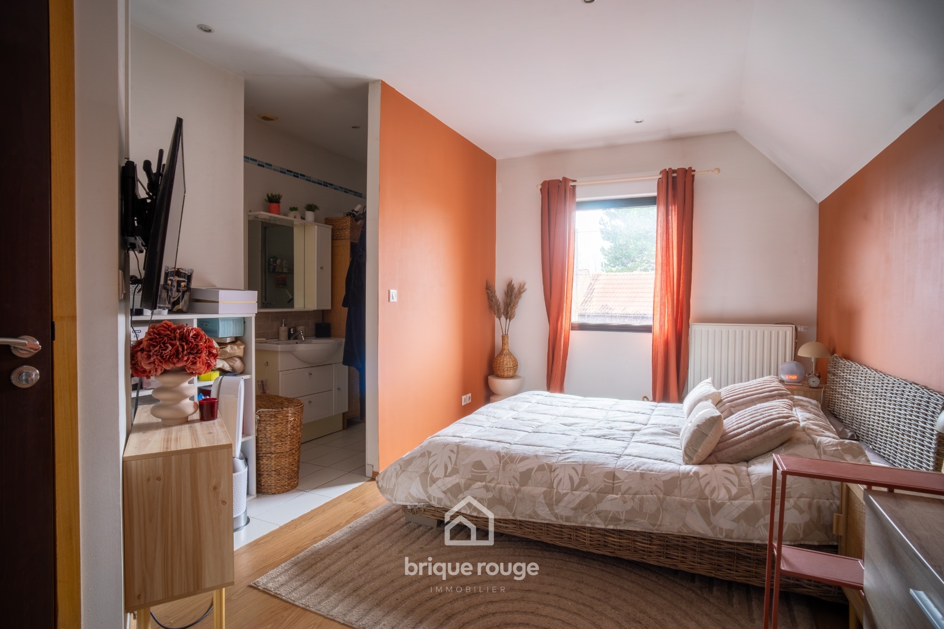 Maison 3 chambres  bureau jardin garage d environ 135m Photo 11 - Brique Rouge Immobilier