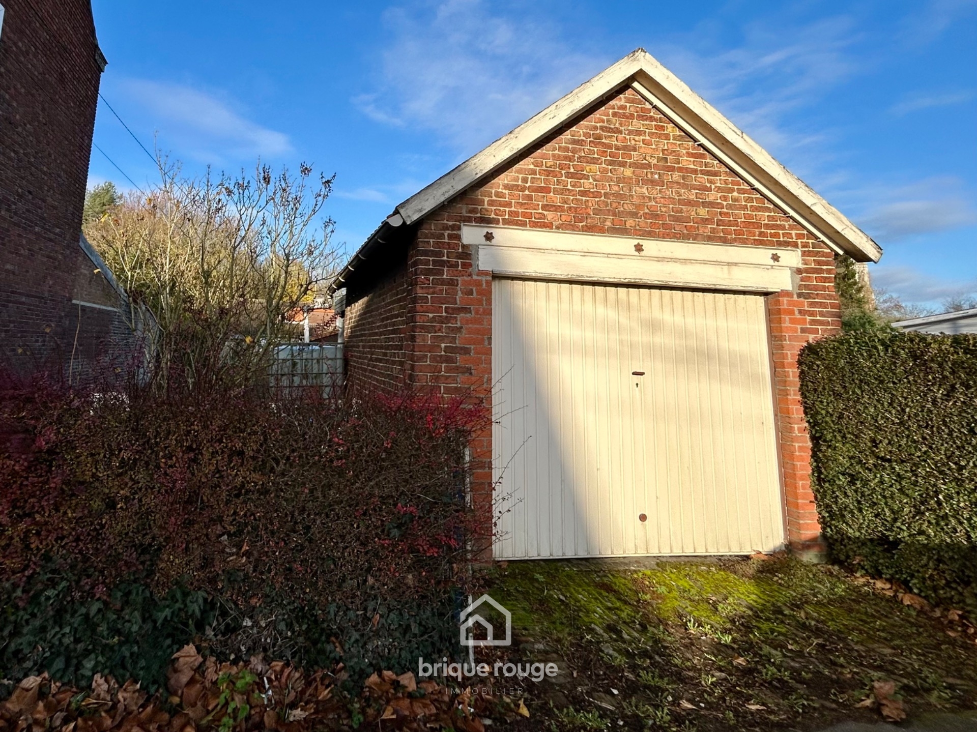Terrain constructible 178m avec garage Photo 1 - Brique Rouge Immobilier