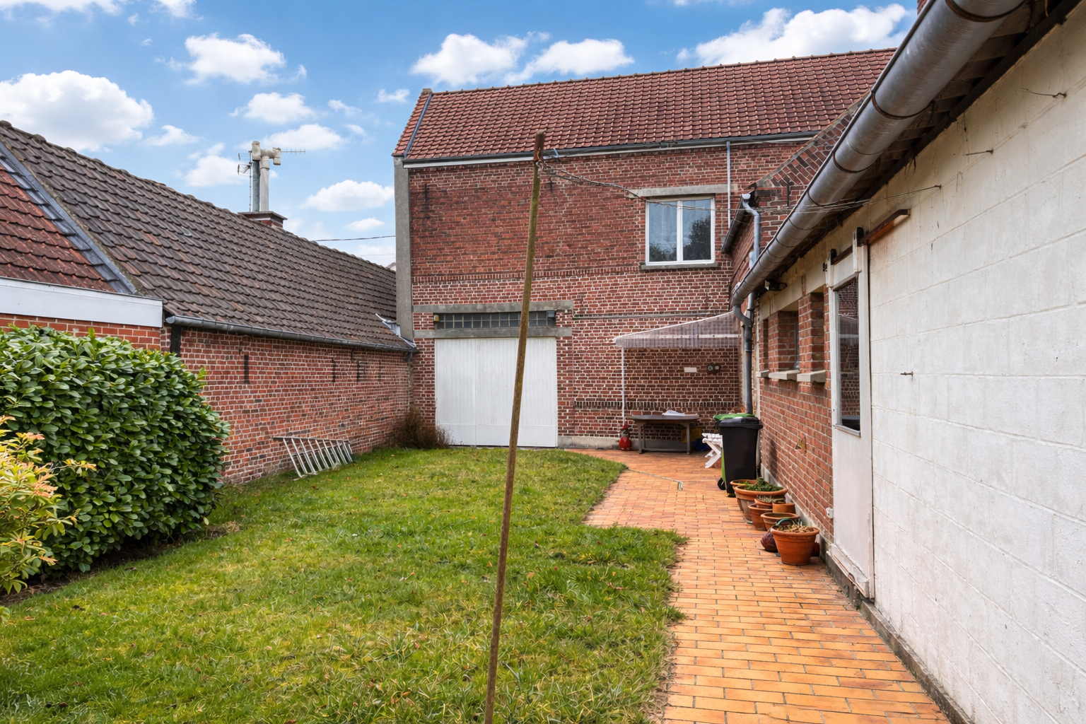 Maison de village 4 chambres jardin garage 160m Photo 4 - Brique Rouge Immobilier Maison de village 4 chambres jardin garage 160m Photo 4 - Brique Rouge Immobilier