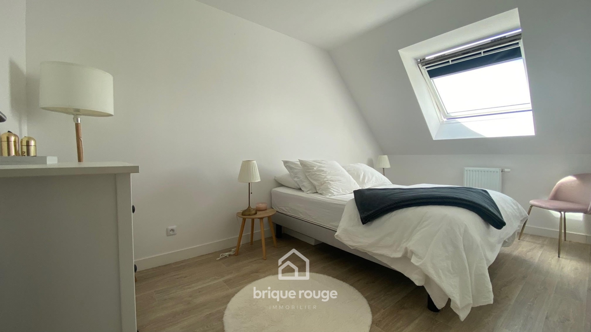 En exclusivite maison 2023  1 mitoyennete parking Photo 4 - Brique Rouge Immobilier