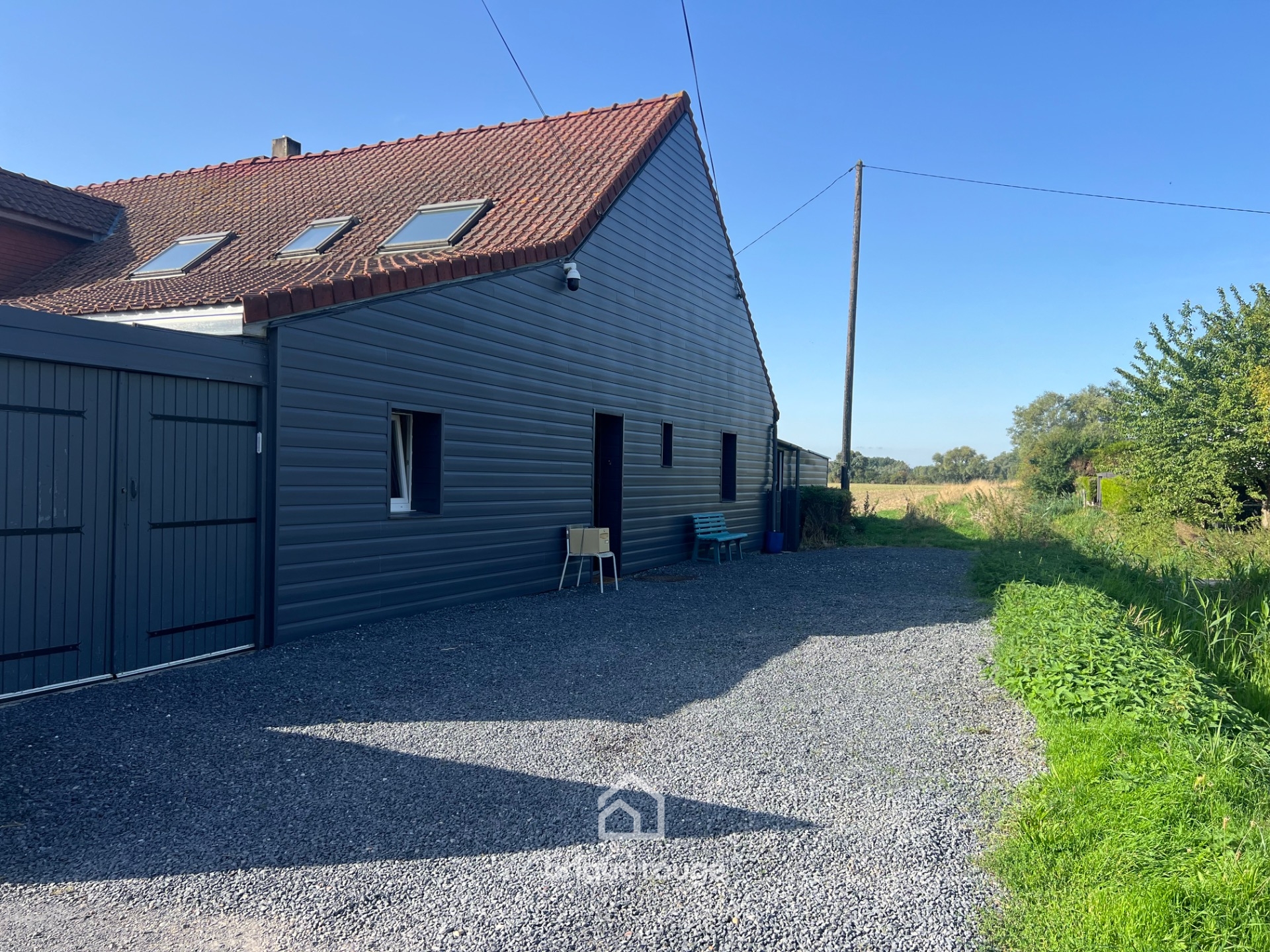 Semi individuelle en semi plain pied Photo 1 - Brique Rouge Immobilier Semi individuelle en semi plain pied Photo 1 - Brique Rouge Immobilier