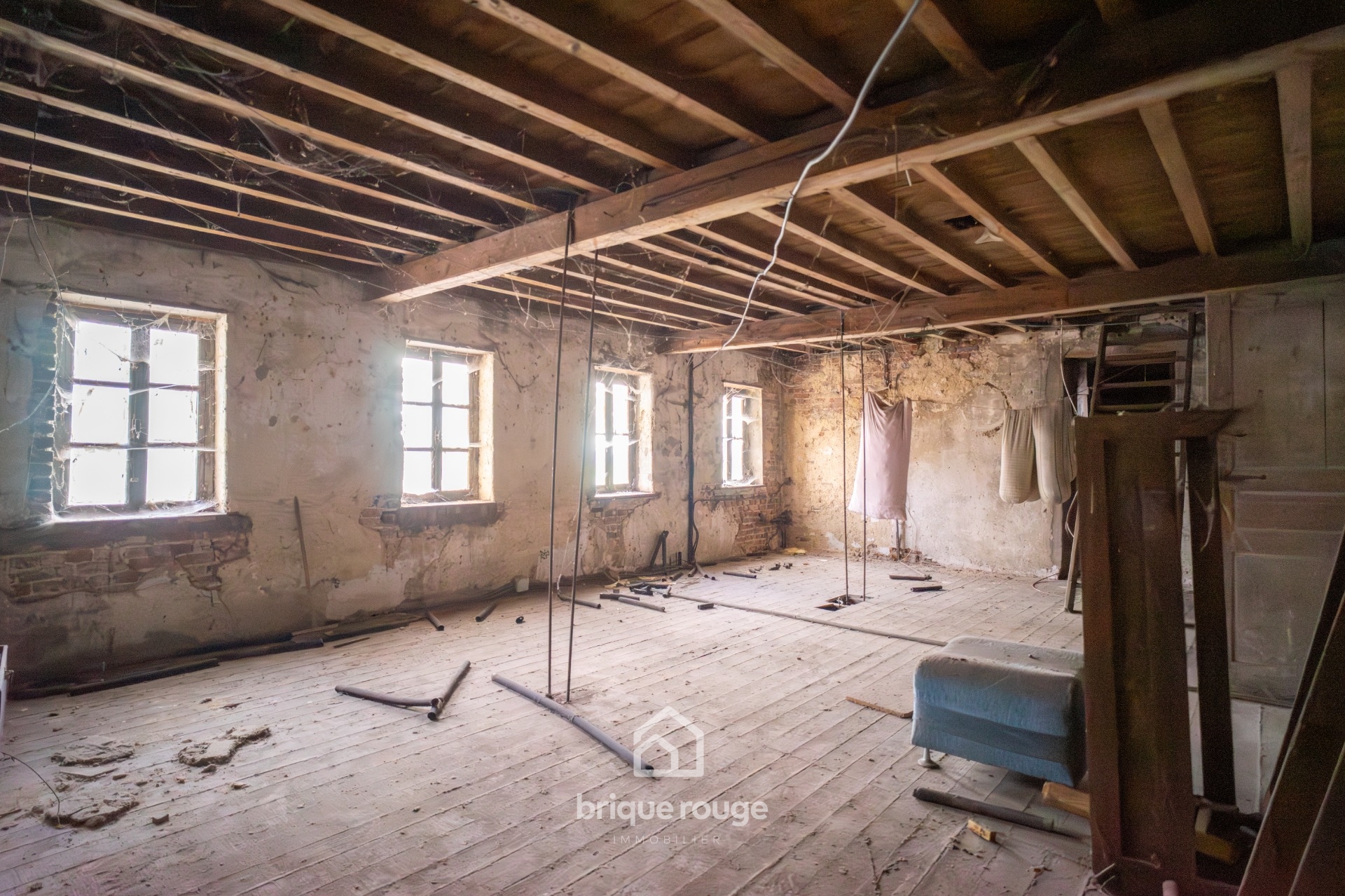 Opportunite rare   une ferme carree  reinventer  Photo 10 - Brique Rouge Immobilier