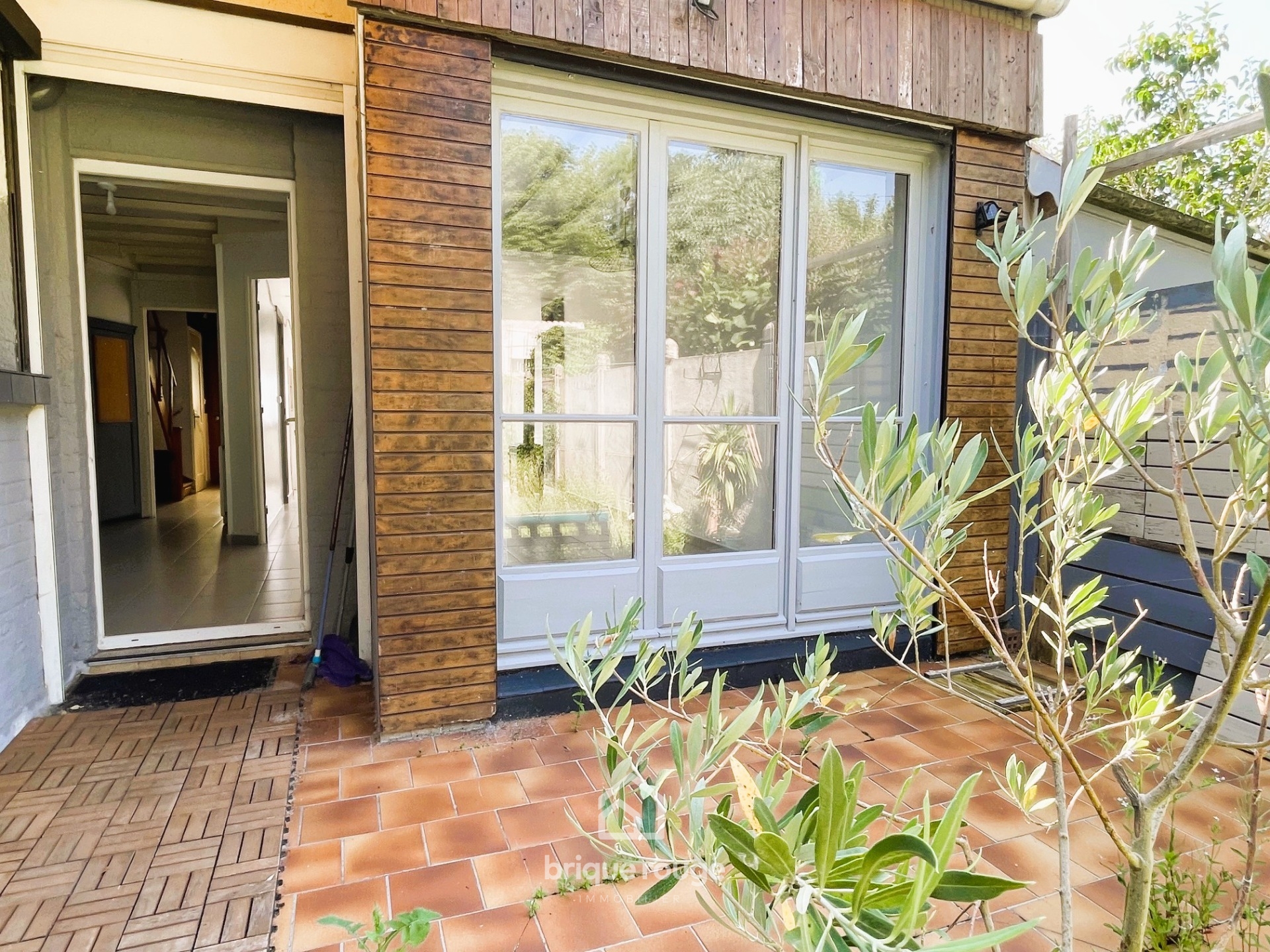 Bethune maison avec jardin et garage Photo 1 - Brique Rouge Immobilier Bethune maison avec jardin et garage Photo 1 - Brique Rouge Immobilier