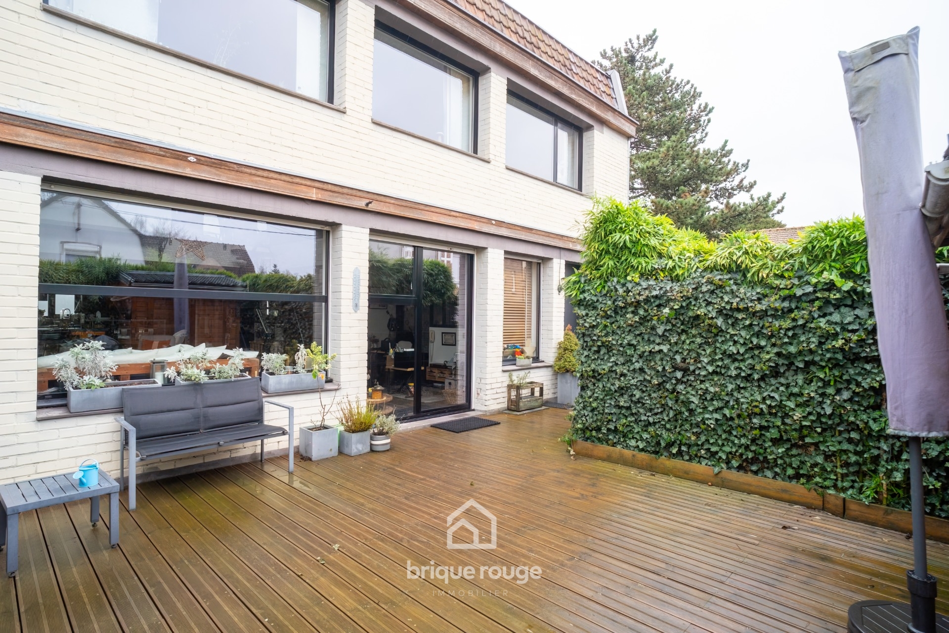 Maison semi indi style loft 3chambres exterieur parking Photo 7 - Brique Rouge Immobilier Maison semi indi style loft 3chambres exterieur parking Photo 7 - Brique Rouge Immobilier