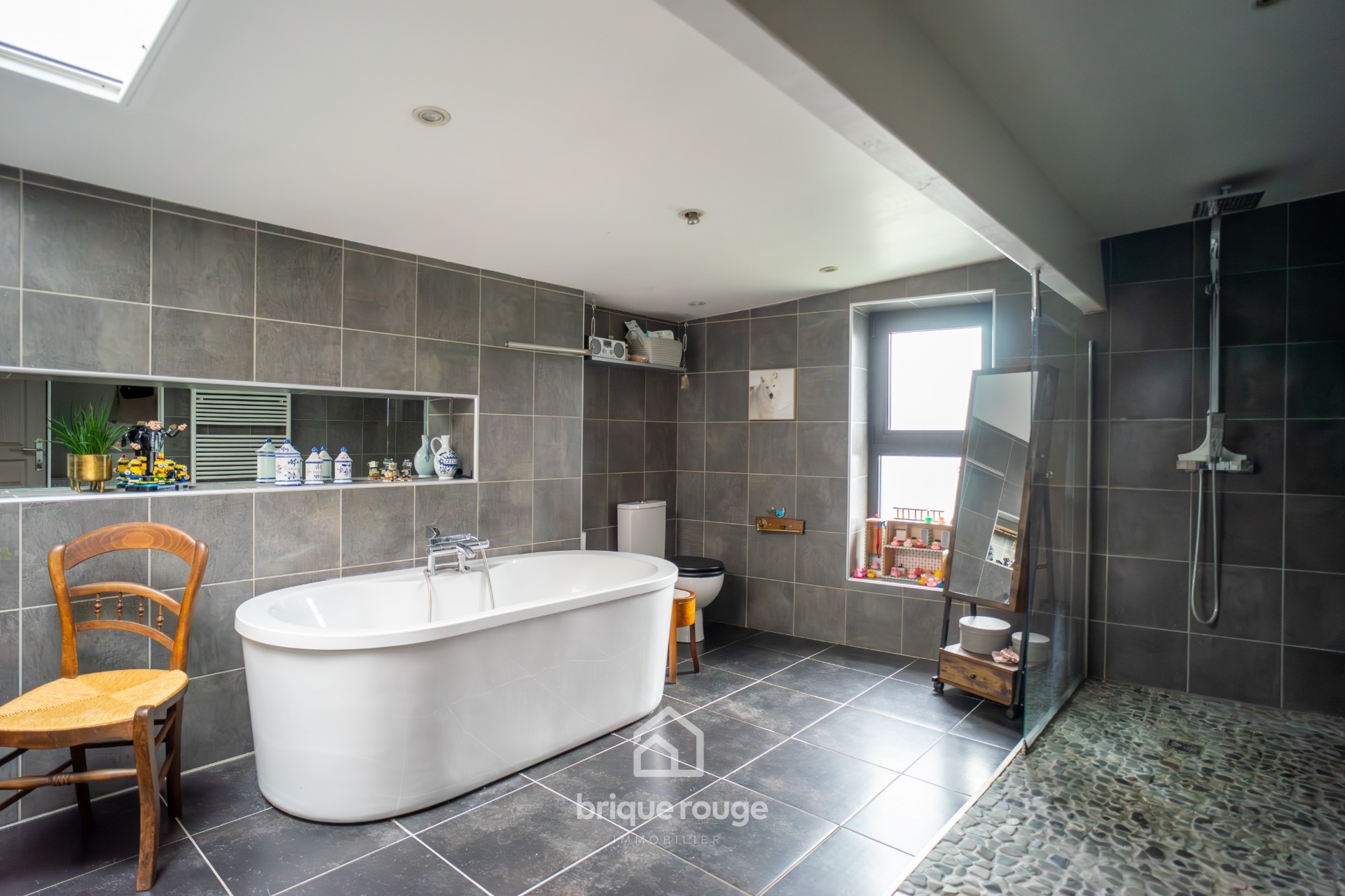 Maison semi indi style loft 3chambres exterieur parking Photo 9 - Brique Rouge Immobilier Maison semi indi style loft 3chambres exterieur parking Photo 9 - Brique Rouge Immobilier