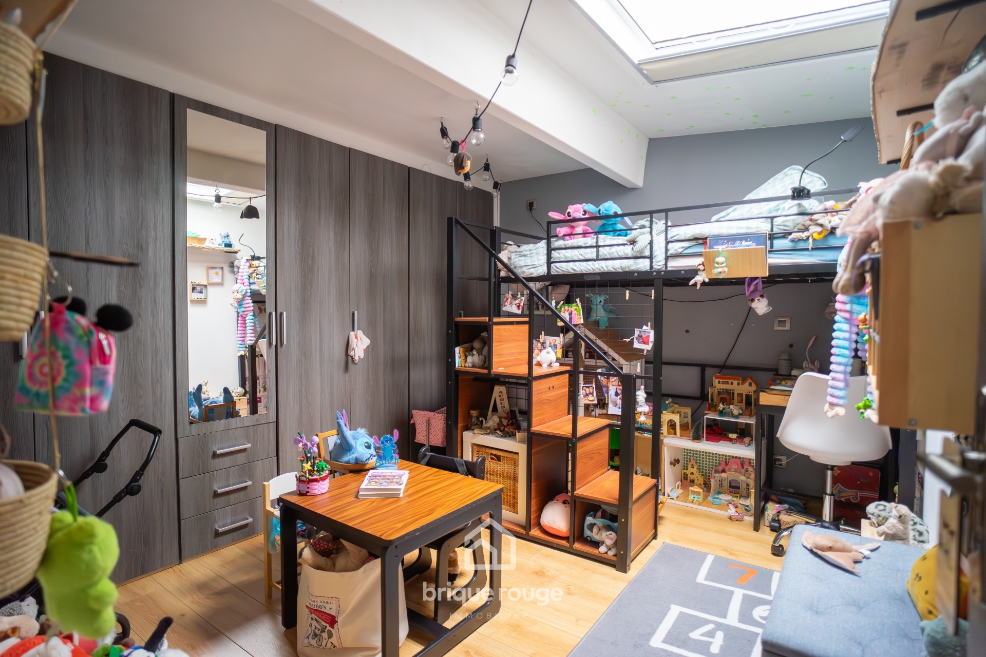 Maison semi indi style loft 3chambres exterieur parking Photo 12 - Brique Rouge Immobilier Maison semi indi style loft 3chambres exterieur parking Photo 12 - Brique Rouge Immobilier