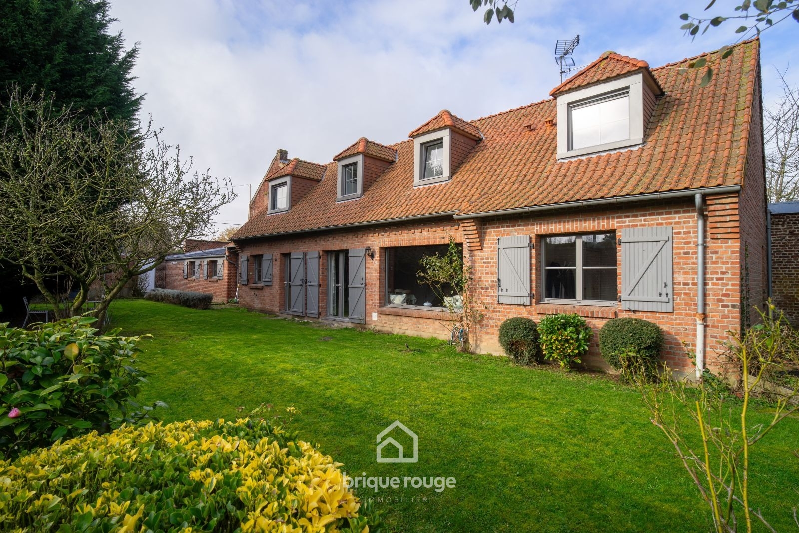 Magnifique maison longere individuelle semi plain pied Photo 2 - Brique Rouge Immobilier Magnifique maison longere individuelle semi plain pied Photo 2 - Brique Rouge Immobilier