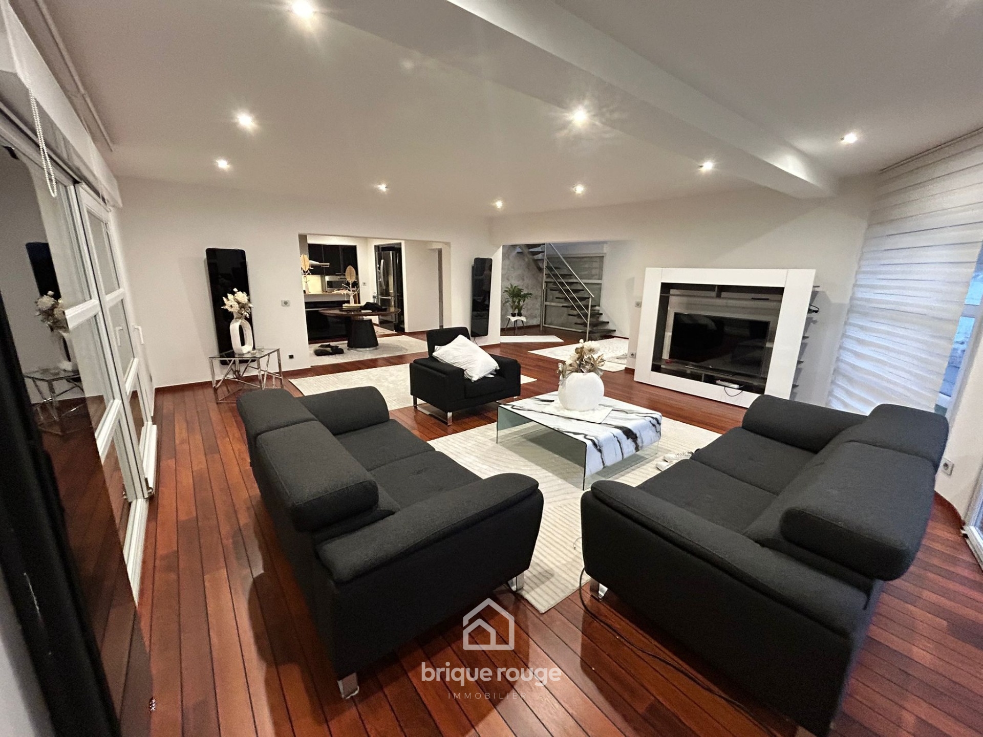 Maison individuelle contemporaine sur faches Photo 1 - Brique Rouge Immobilier Maison individuelle contemporaine sur faches Photo 1 - Brique Rouge Immobilier