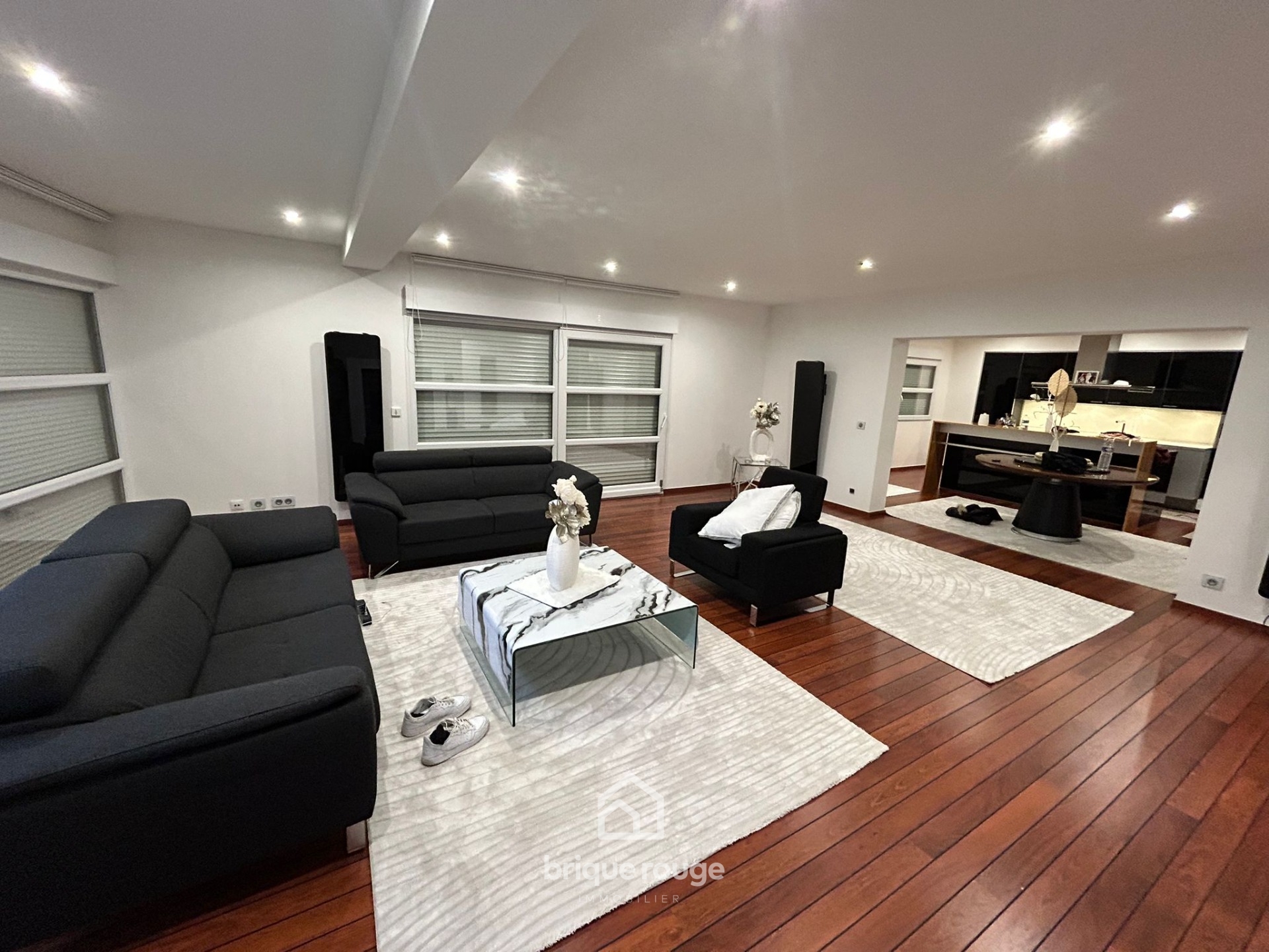 Superbe loft contemporain de 2019 Photo 2 - Brique Rouge Immobilier Superbe loft contemporain de 2019 Photo 2 - Brique Rouge Immobilier