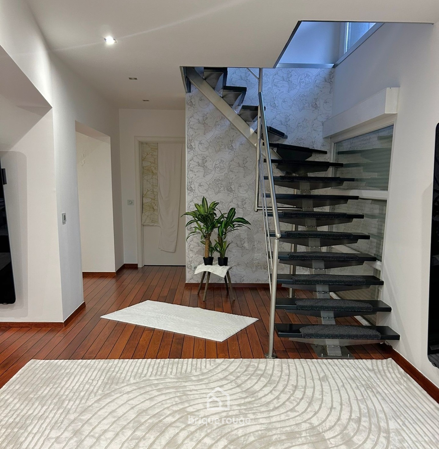 Maison individuelle contemporaine sur faches Photo 2 - Brique Rouge Immobilier Maison individuelle contemporaine sur faches Photo 2 - Brique Rouge Immobilier