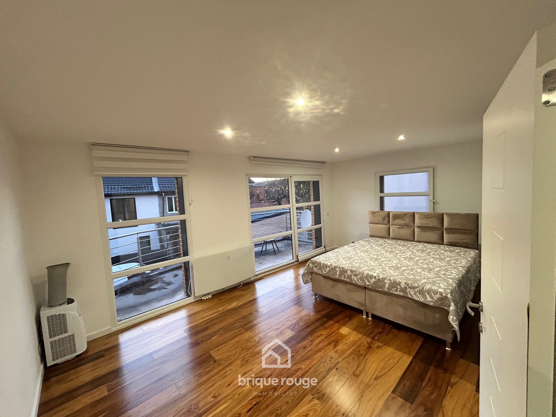 Maison individuelle contemporaine sur faches Photo 5 - Brique Rouge Immobilier Maison individuelle contemporaine sur faches Photo 5 - Brique Rouge Immobilier