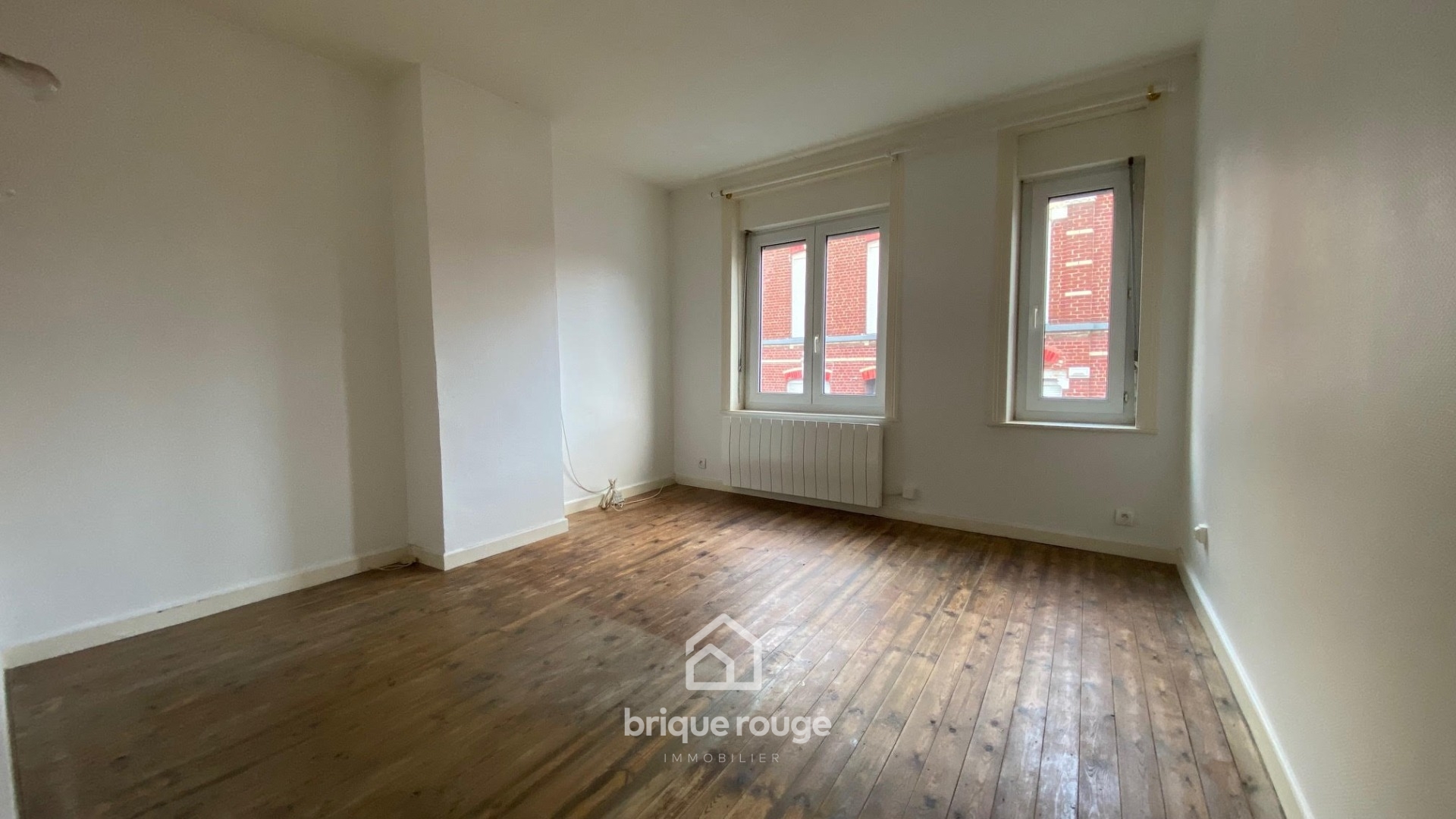 Maison 1930 2 chambres combles cour Photo 4 - Brique Rouge Immobilier Maison 1930 2 chambres combles cour Photo 4 - Brique Rouge Immobilier