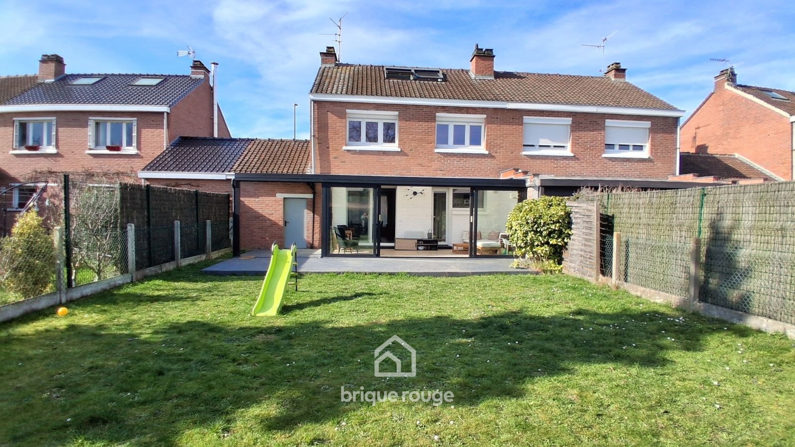 Superbe maison semi individuelle coup de coeur au rdv Photo 1 - Brique Rouge Immobilier Superbe maison semi individuelle coup de coeur au rdv Photo 1 - Brique Rouge Immobilier