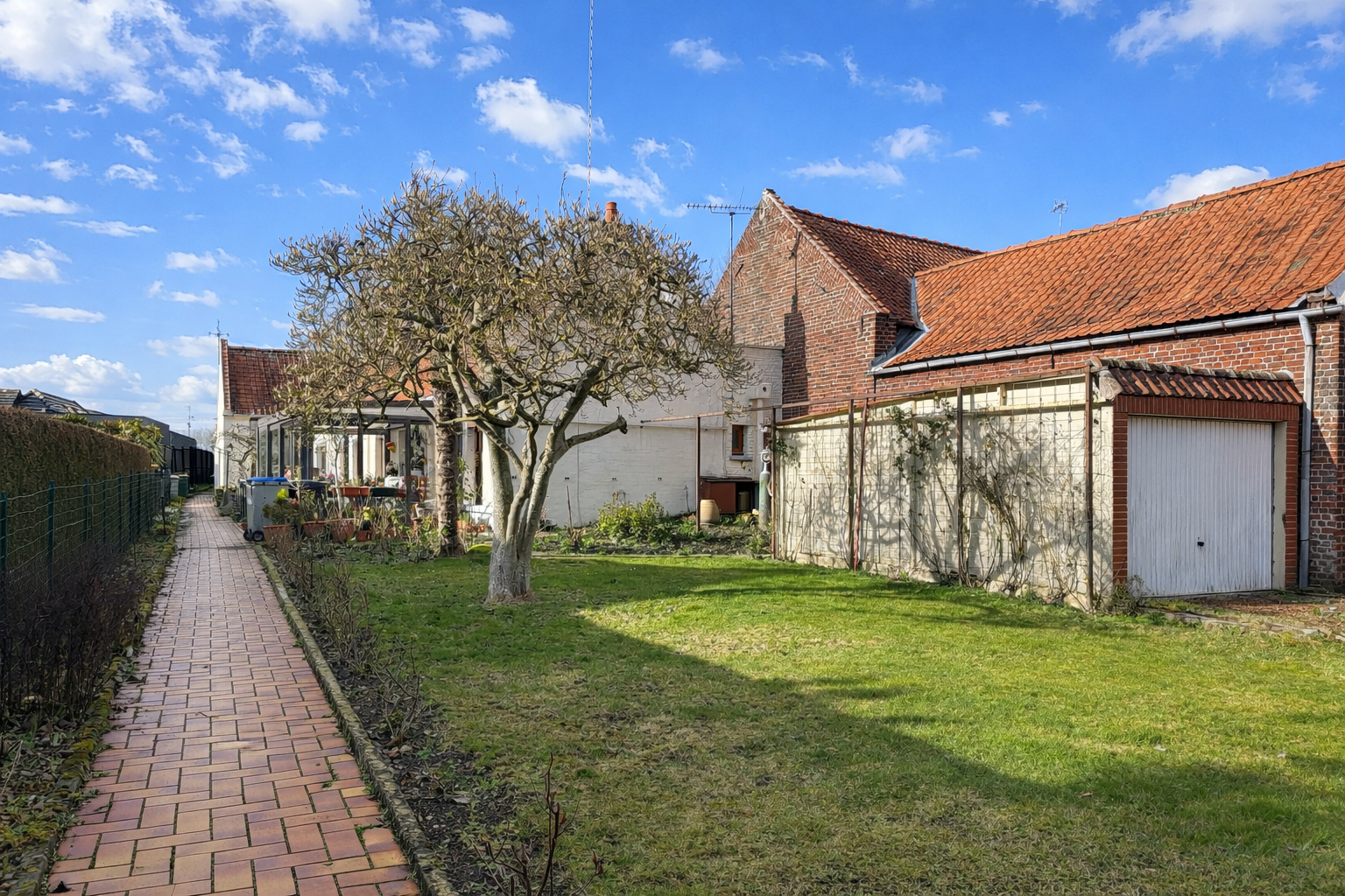 Fermette au grand potentiel  200 m  utile garage jardin Photo 2 - Brique Rouge Immobilier