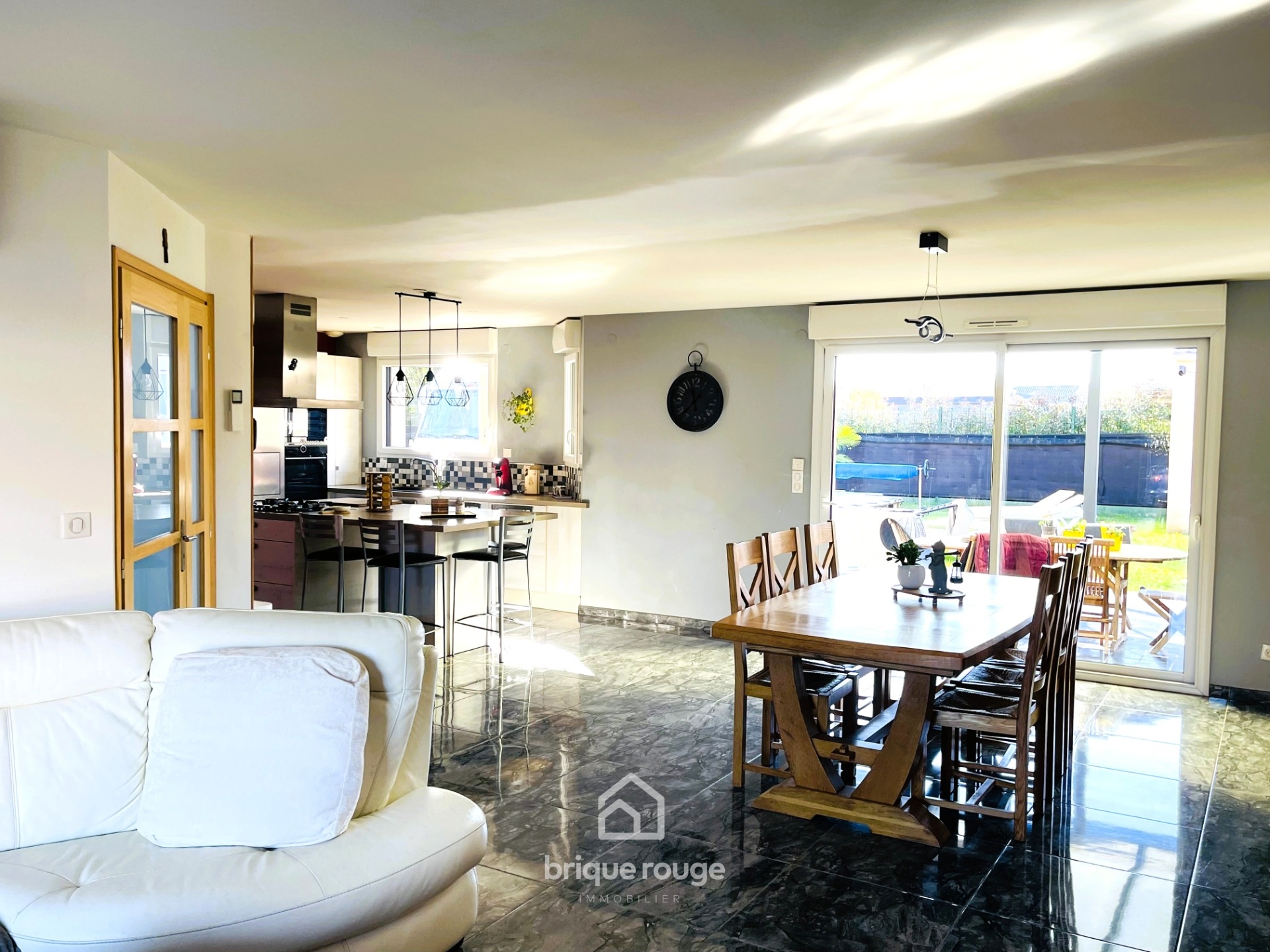 Pavillon individuel recent de 140 m utiles et piscine Photo 4 - Brique Rouge Immobilier Pavillon individuel recent de 140 m utiles et piscine Photo 4 - Brique Rouge Immobilier