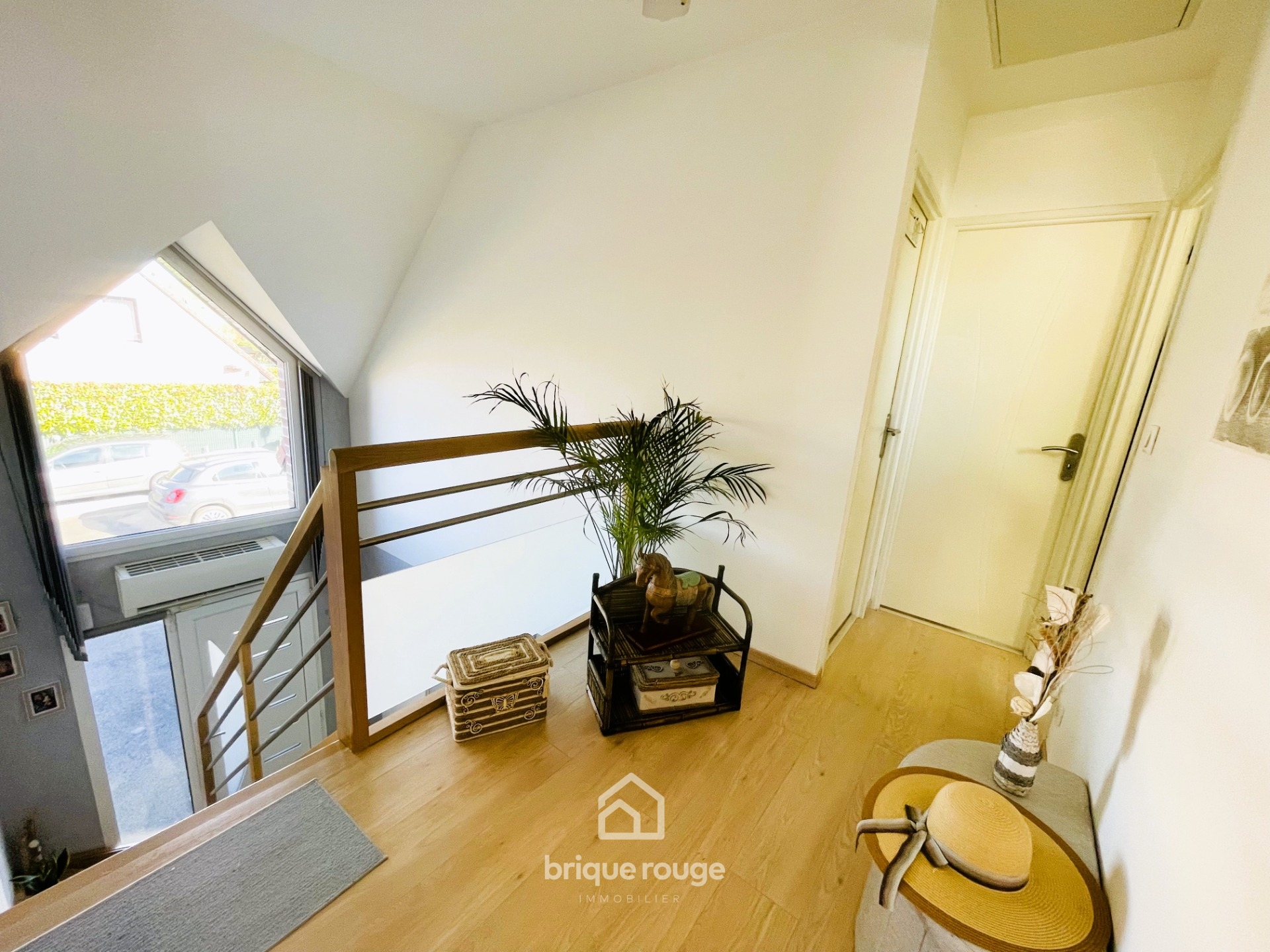 Pavillon individuel recent de 140 m utiles et piscine Photo 7 - Brique Rouge Immobilier Pavillon individuel recent de 140 m utiles et piscine Photo 7 - Brique Rouge Immobilier