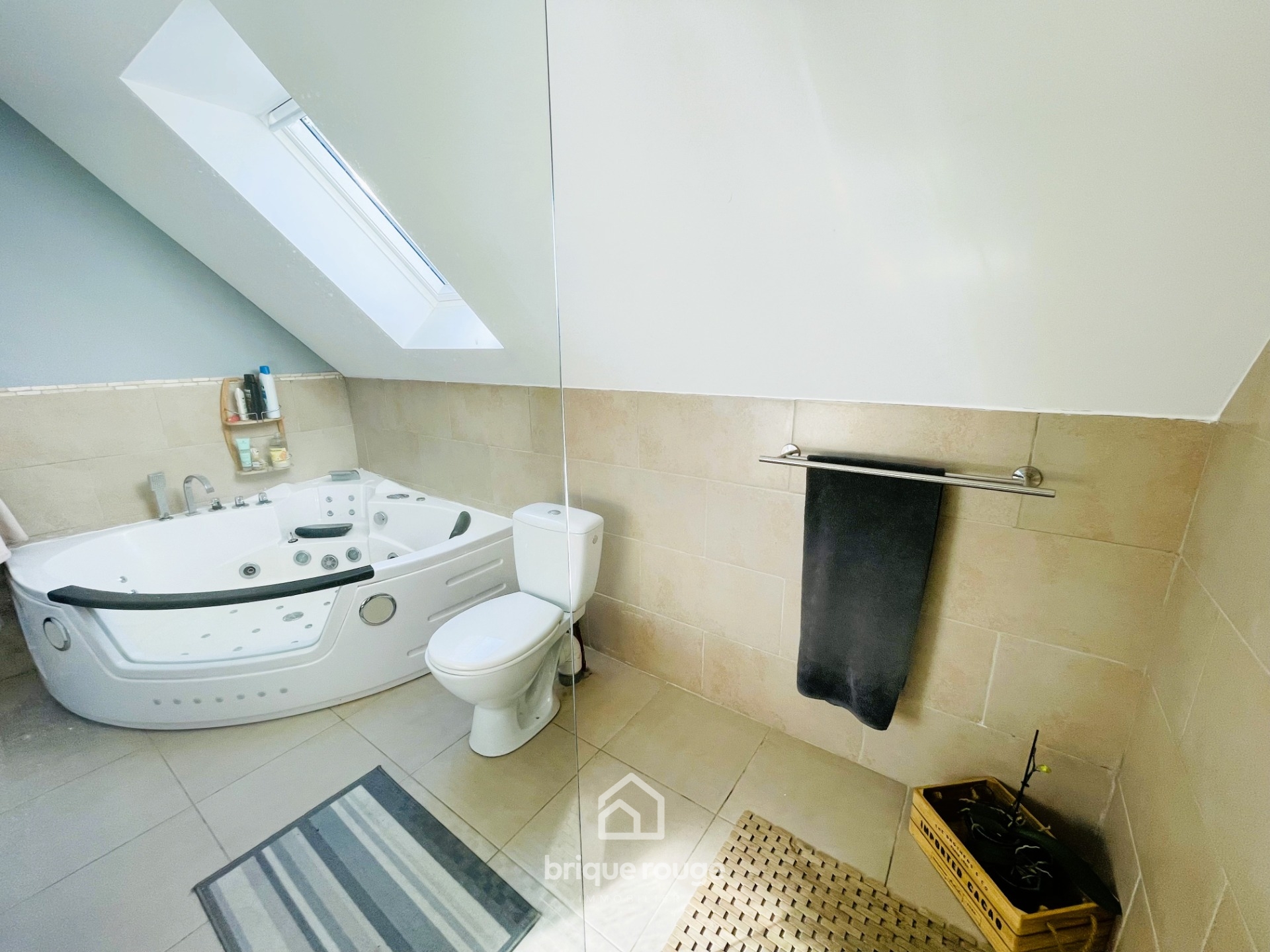 Pavillon individuel recent de 140 m utiles et piscine Photo 9 - Brique Rouge Immobilier Pavillon individuel recent de 140 m utiles et piscine Photo 9 - Brique Rouge Immobilier