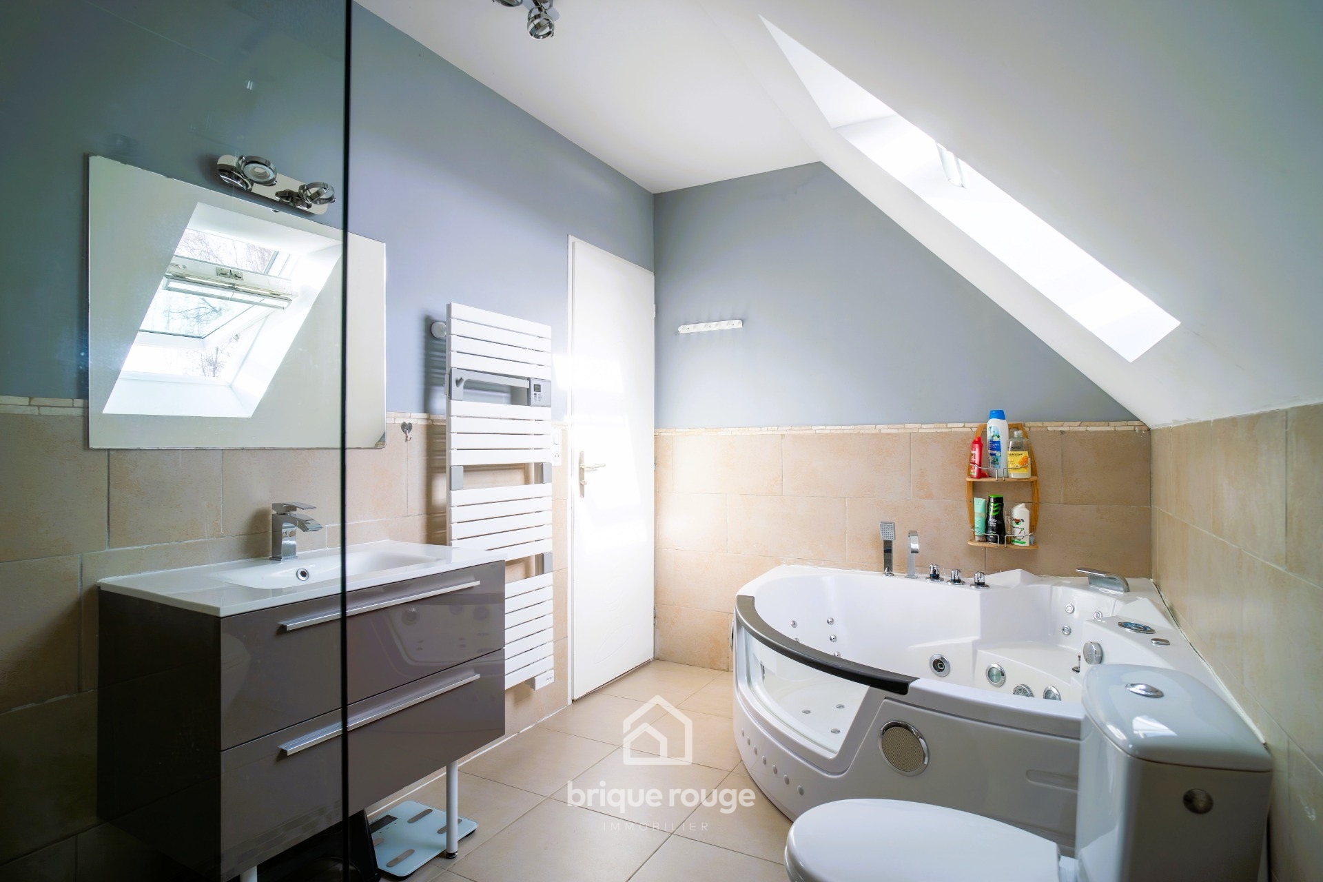 Superbe pavillon individuel avec piscine Photo 13 - Brique Rouge Immobilier