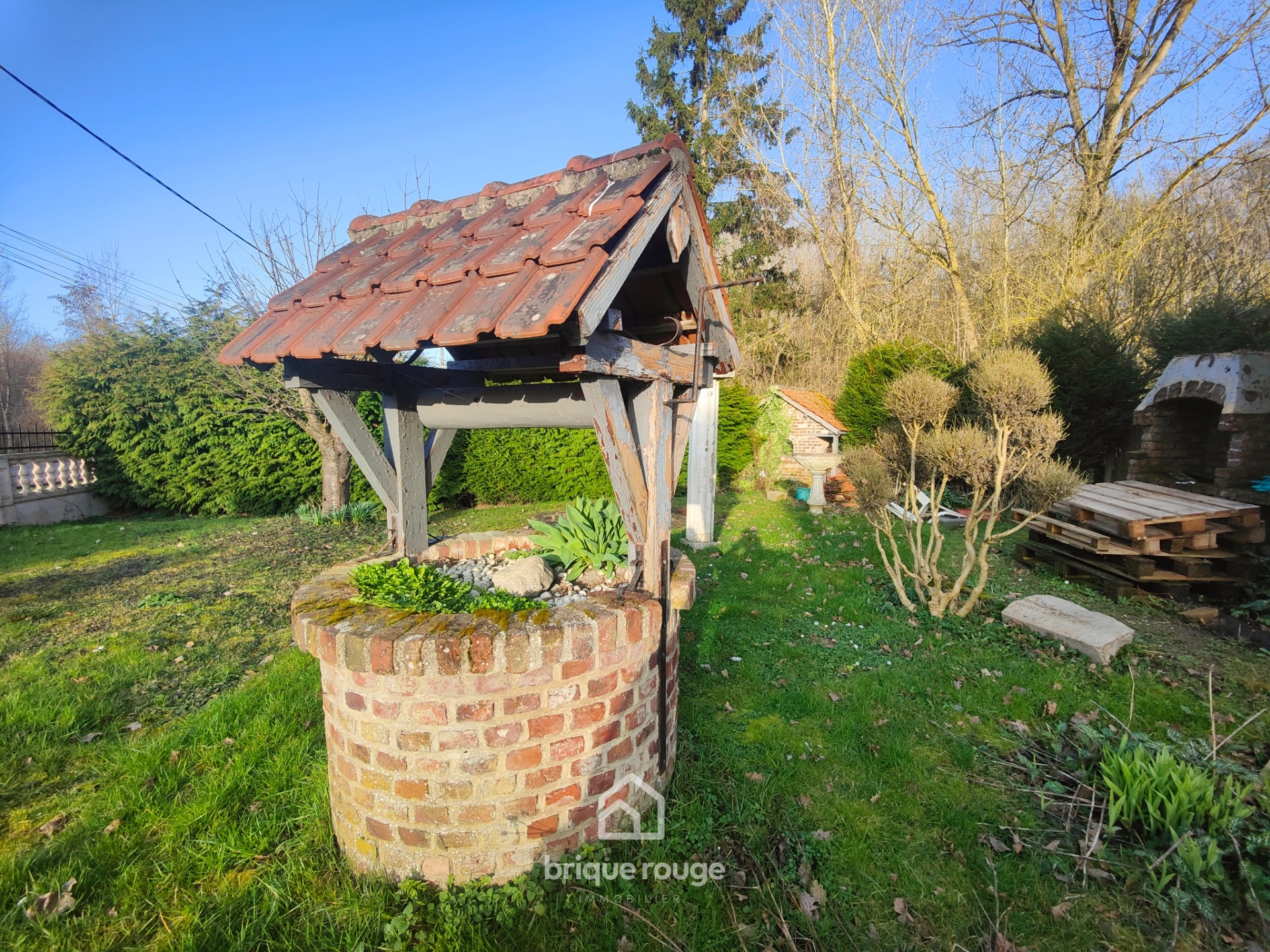 Plain pied individuel  5 chambres   bureau sur 850m Photo 3 - Brique Rouge Immobilier