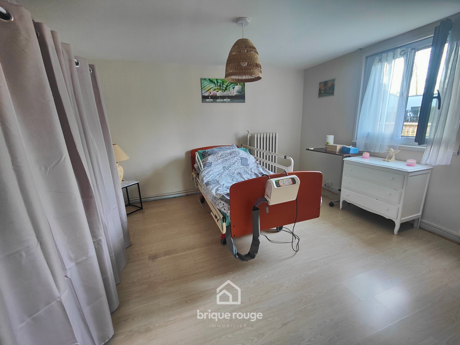 Plain pied individuel  5 chambres   bureau sur 850m Photo 11 - Brique Rouge Immobilier