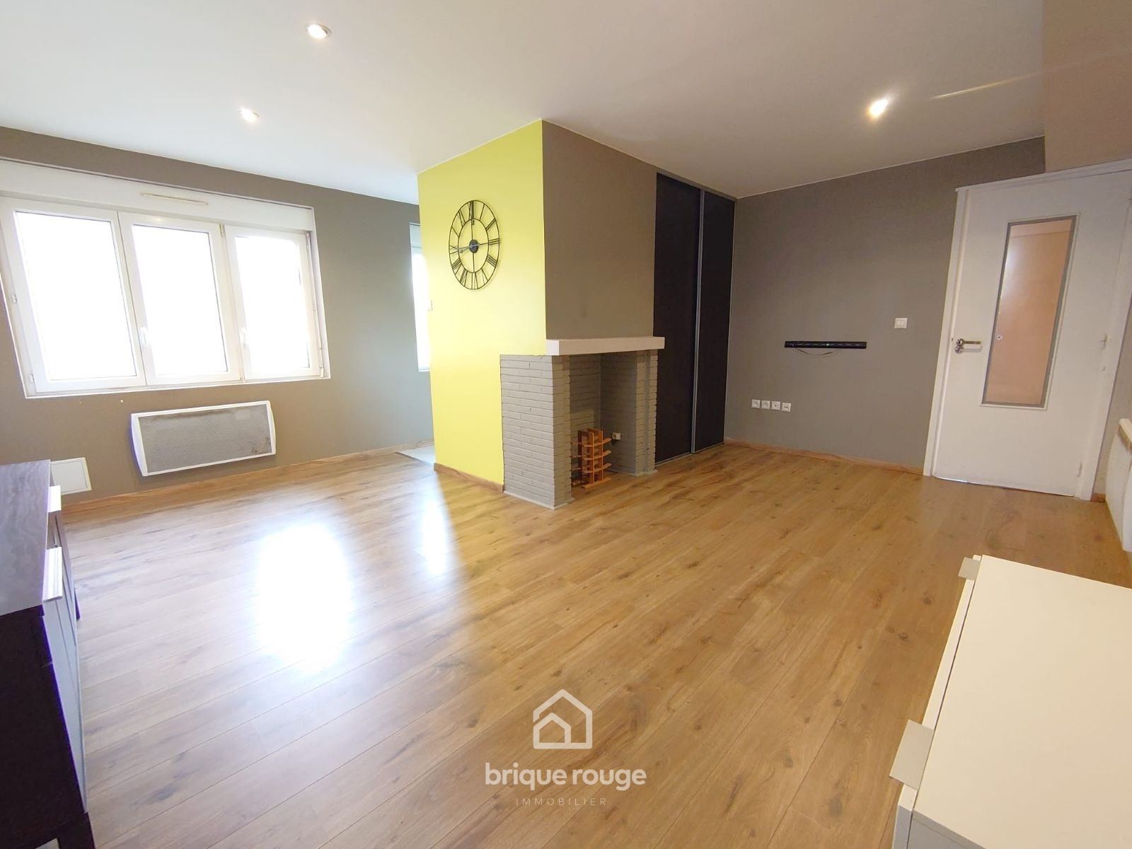 Lumineux t2 au pied du tramway botanique Photo 2 - Brique Rouge Immobilier