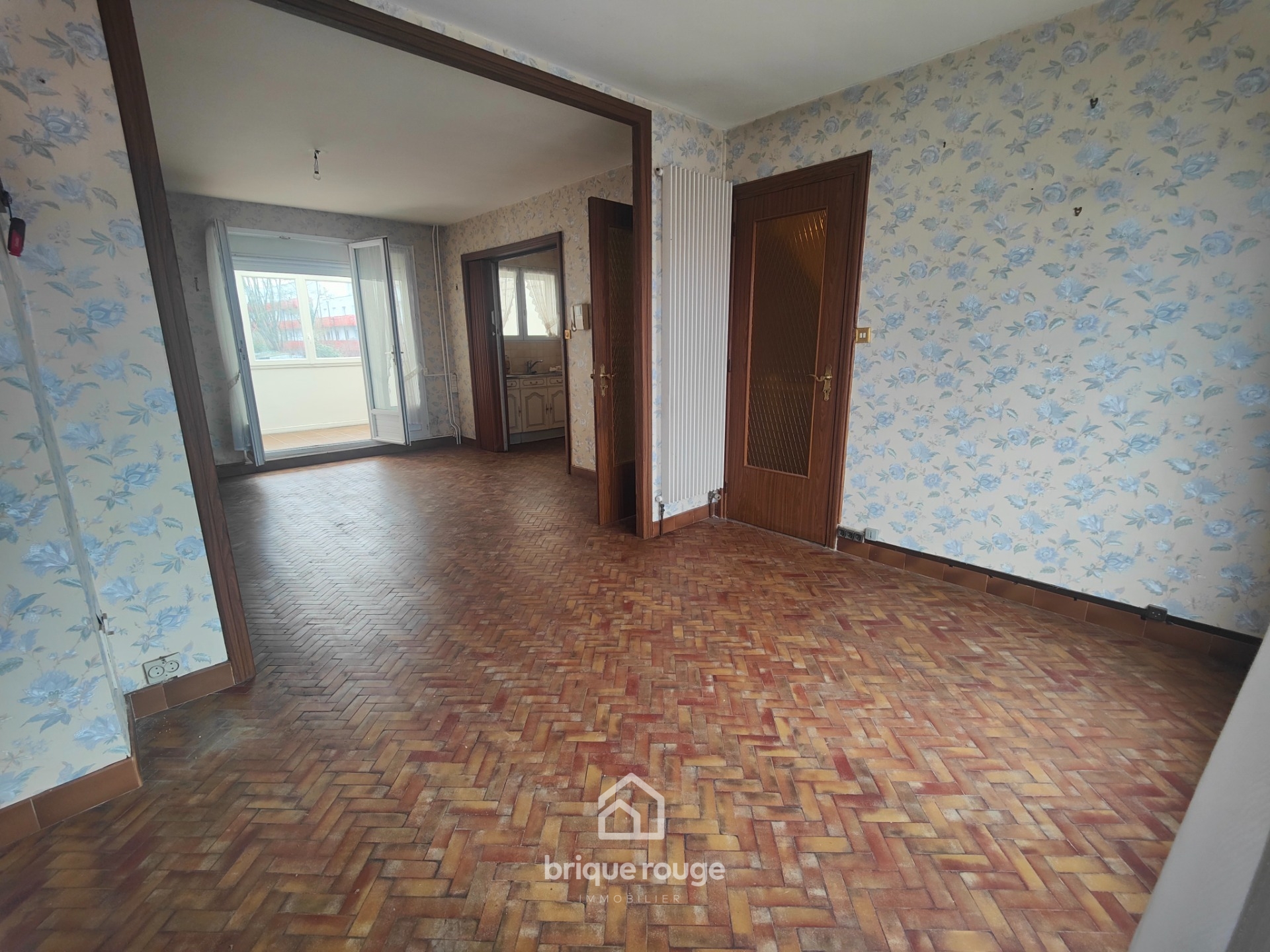 A 2 mn du chr maison gros potentiel sur 450m grand garage Photo 4 - Brique Rouge Immobilier