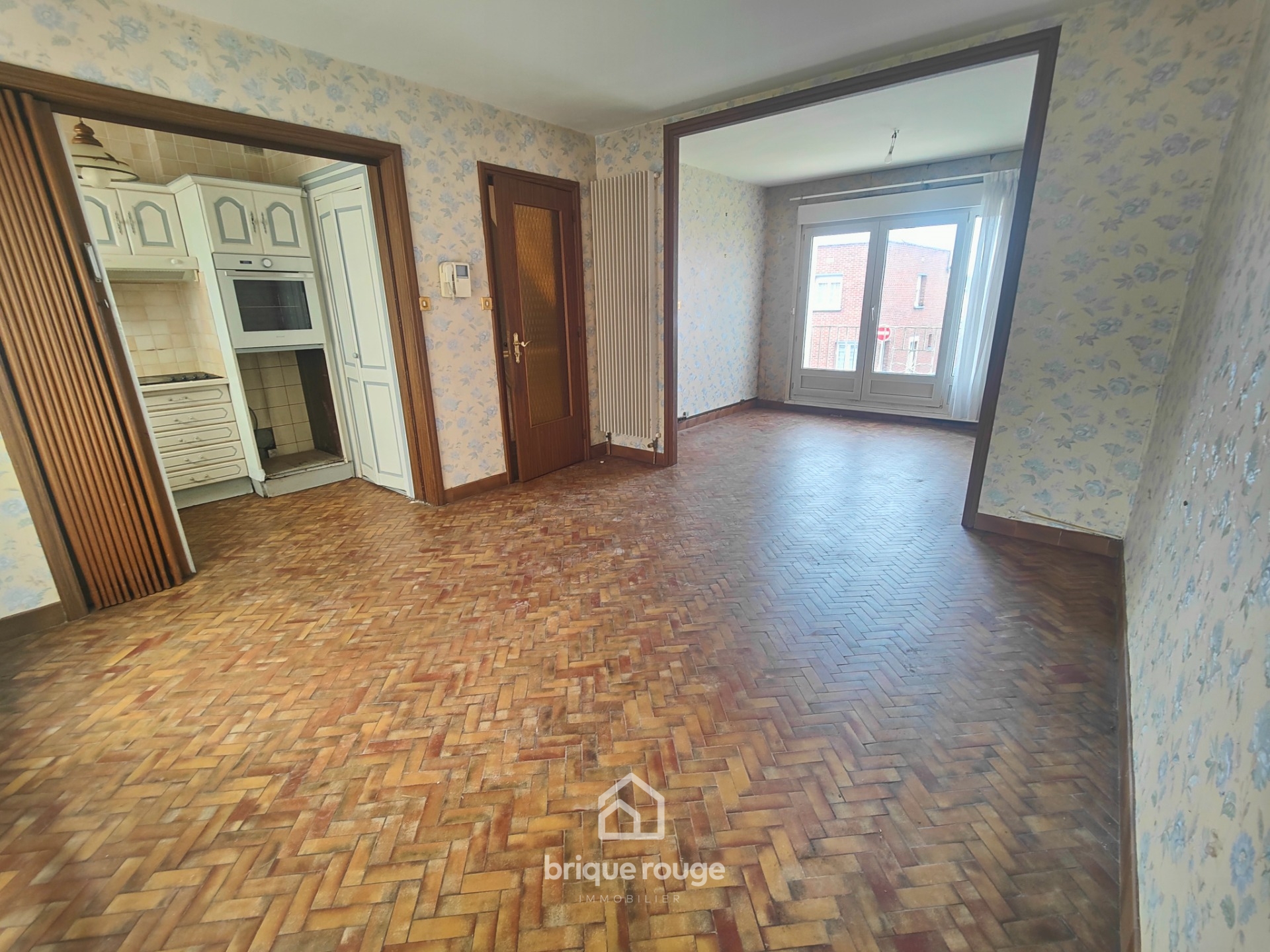 A 2 mn du chr maison gros potentiel sur 450m grand garage Photo 5 - Brique Rouge Immobilier