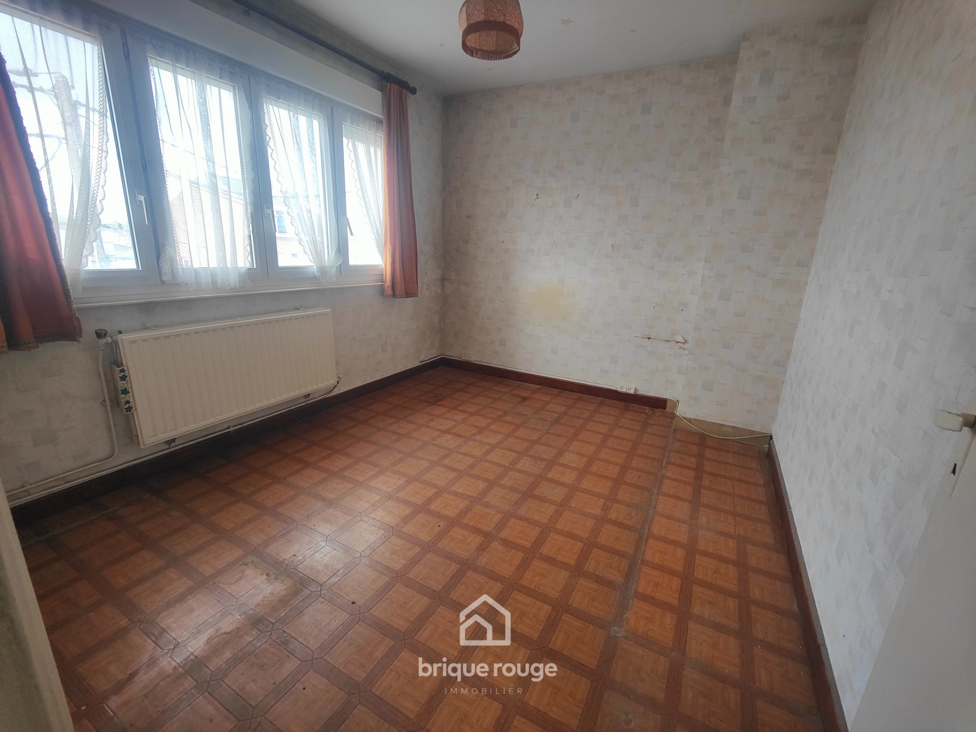 A 2 mn du chr maison gros potentiel sur 450m grand garage Photo 9 - Brique Rouge Immobilier