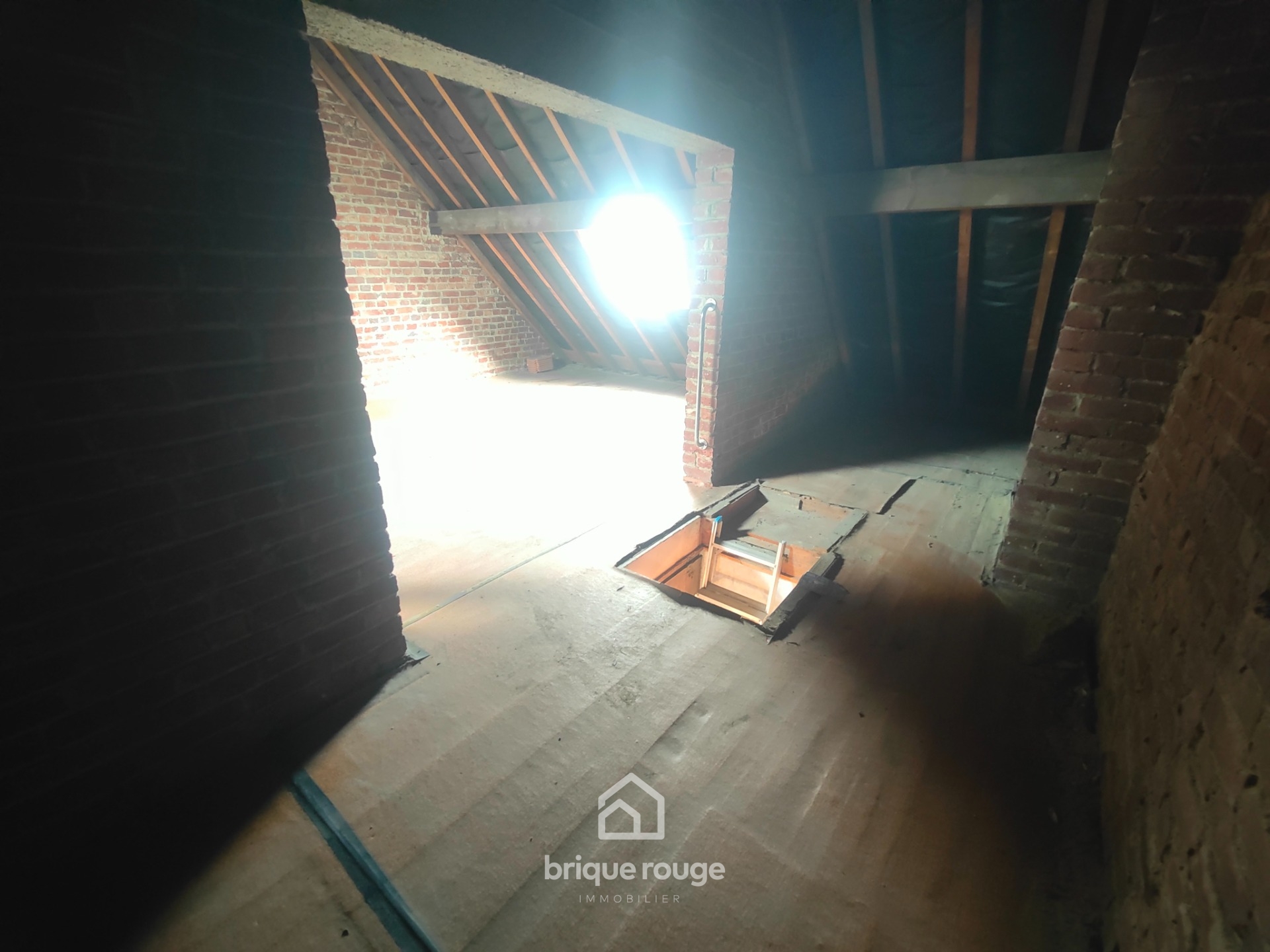 A 2 mn du chr maison gros potentiel sur 450m grand garage Photo 12 - Brique Rouge Immobilier