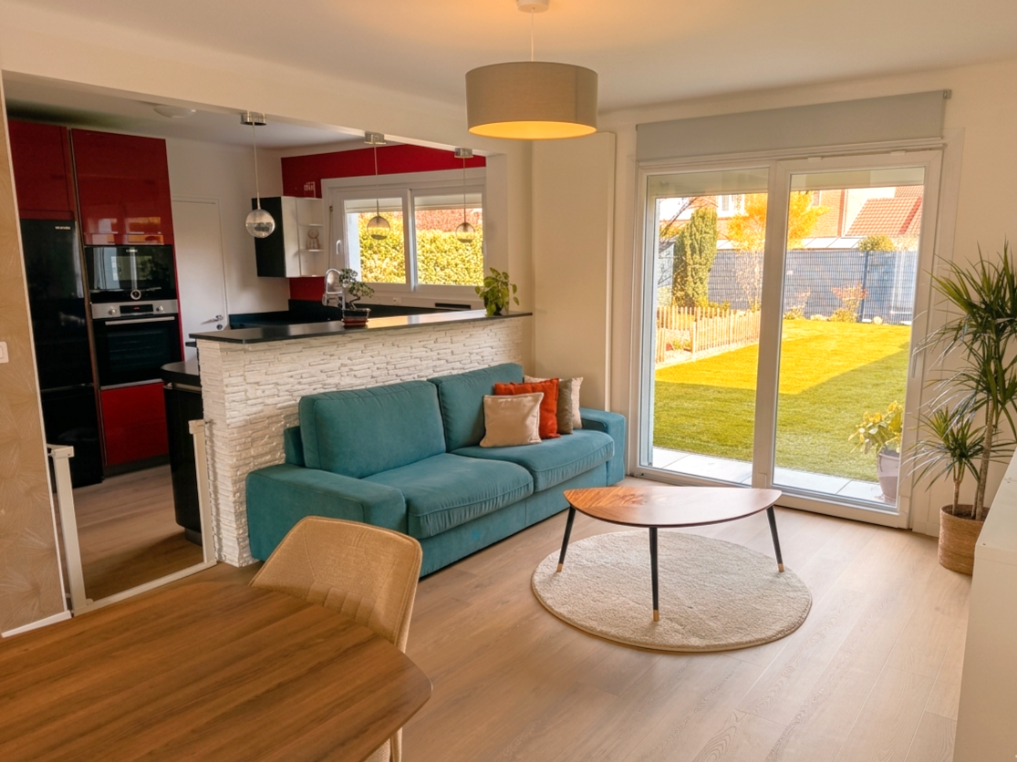 Magnifique maison semi individuelle entierement renovee Photo 3 - Brique Rouge Immobilier