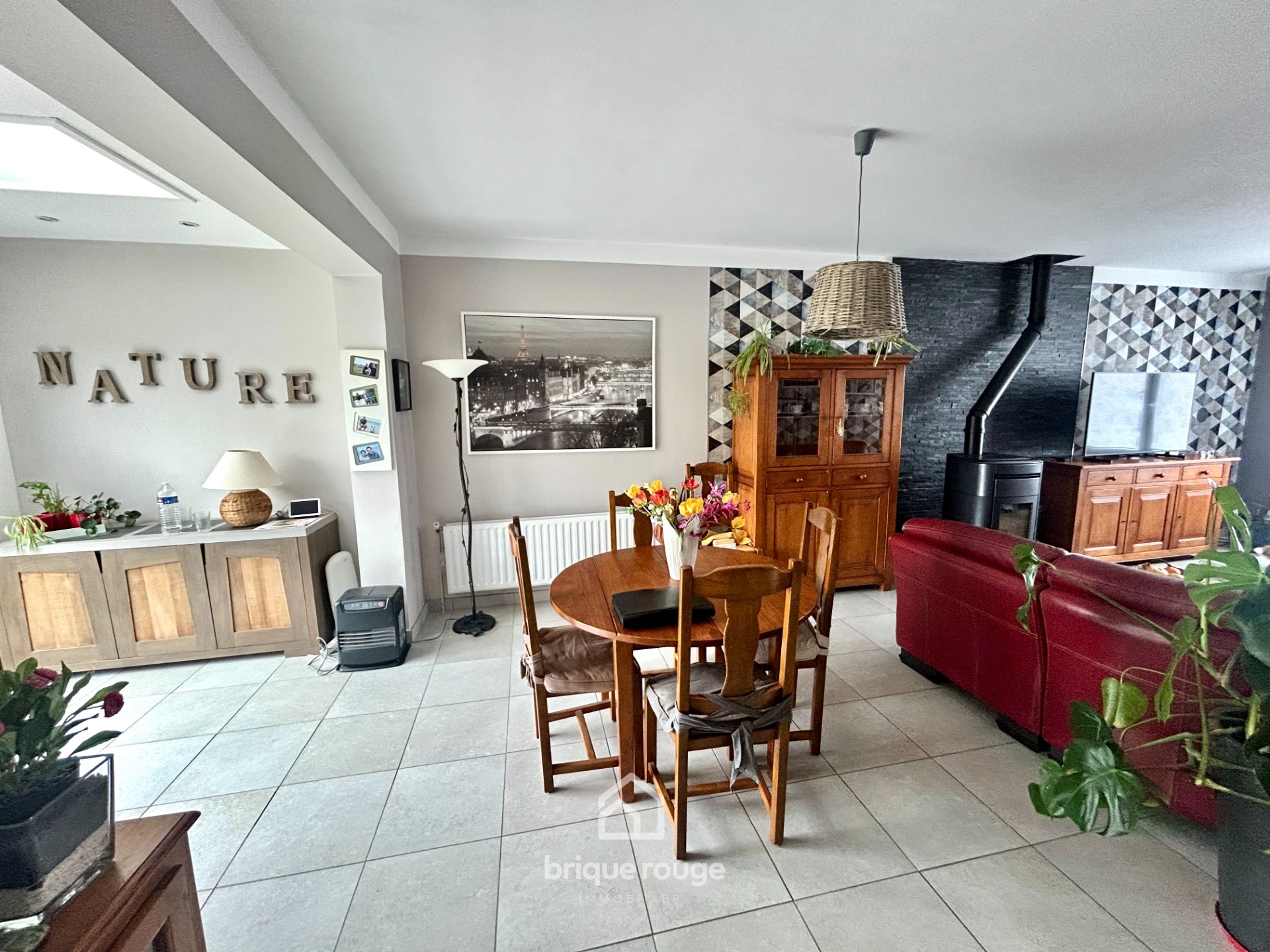 Belle maison avec grand jardin et garage Photo 2 - Brique Rouge Immobilier Belle maison avec grand jardin et garage Photo 2 - Brique Rouge Immobilier