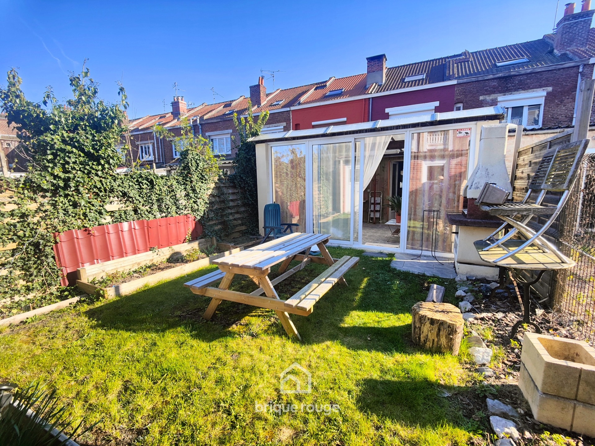 A 2 mn du metro et chr maison  3 chambres bureau   exterieur Photo 11 - Brique Rouge Immobilier