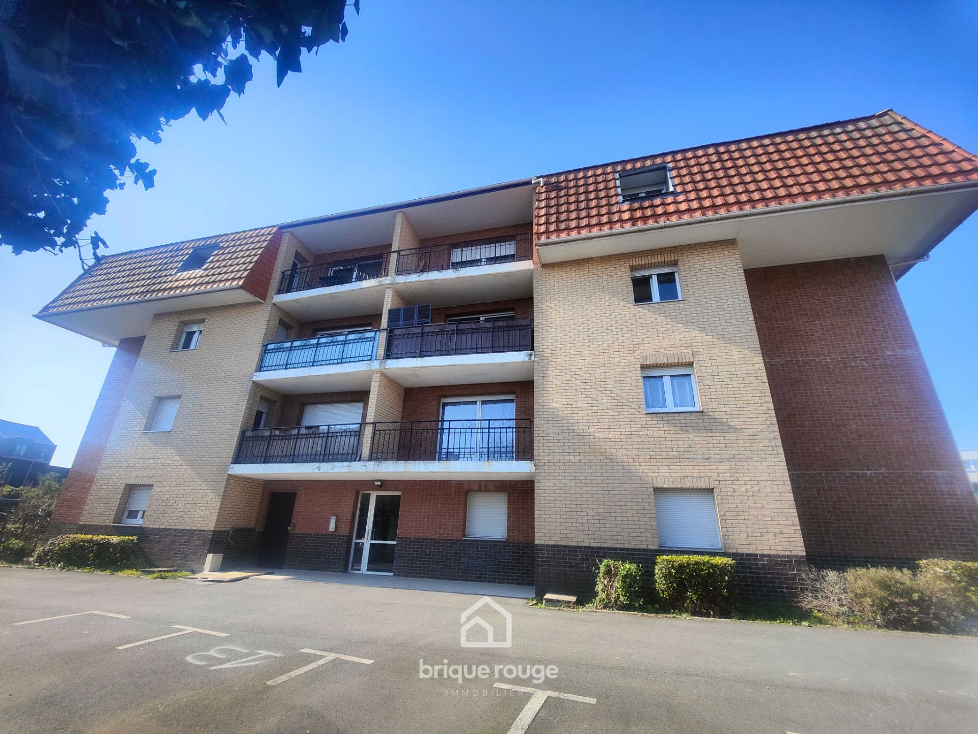 Joli t3 dans un secteur calme faches thumesnil Photo 1 - Brique Rouge Immobilier Joli t3 dans un secteur calme faches thumesnil Photo 1 - Brique Rouge Immobilier