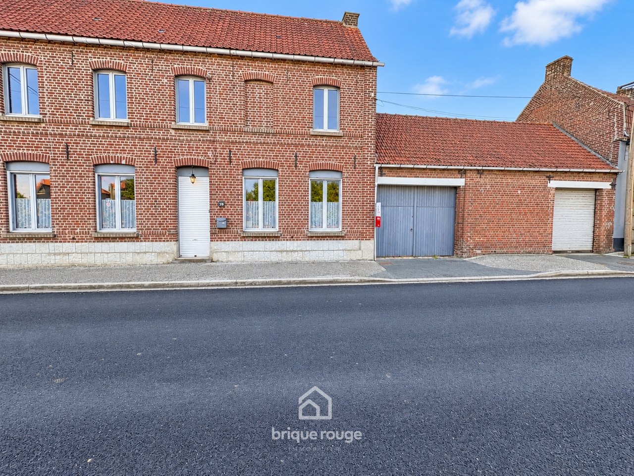 Maison 160m 4 chambres 2 garages terrain constructible Photo 1 - Brique Rouge Immobilier Maison 160m 4 chambres 2 garages terrain constructible Photo 1 - Brique Rouge Immobilier