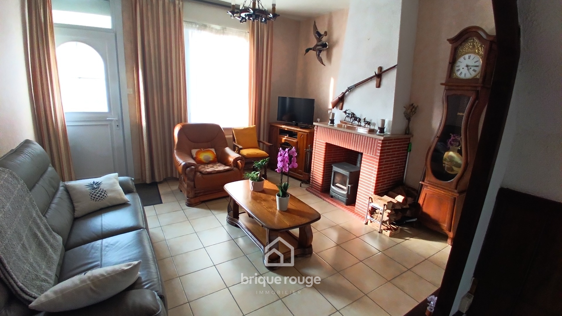 Belle maison de ville situee sur seclin proximite gare Photo 3 - Brique Rouge Immobilier Belle maison de ville situee sur seclin proximite gare Photo 3 - Brique Rouge Immobilier