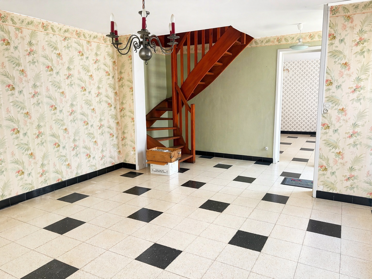 Semi plain pied 4 chambres 110 m garage et cour Photo 3 - Brique Rouge Immobilier Semi plain pied 4 chambres 110 m garage et cour Photo 3 - Brique Rouge Immobilier