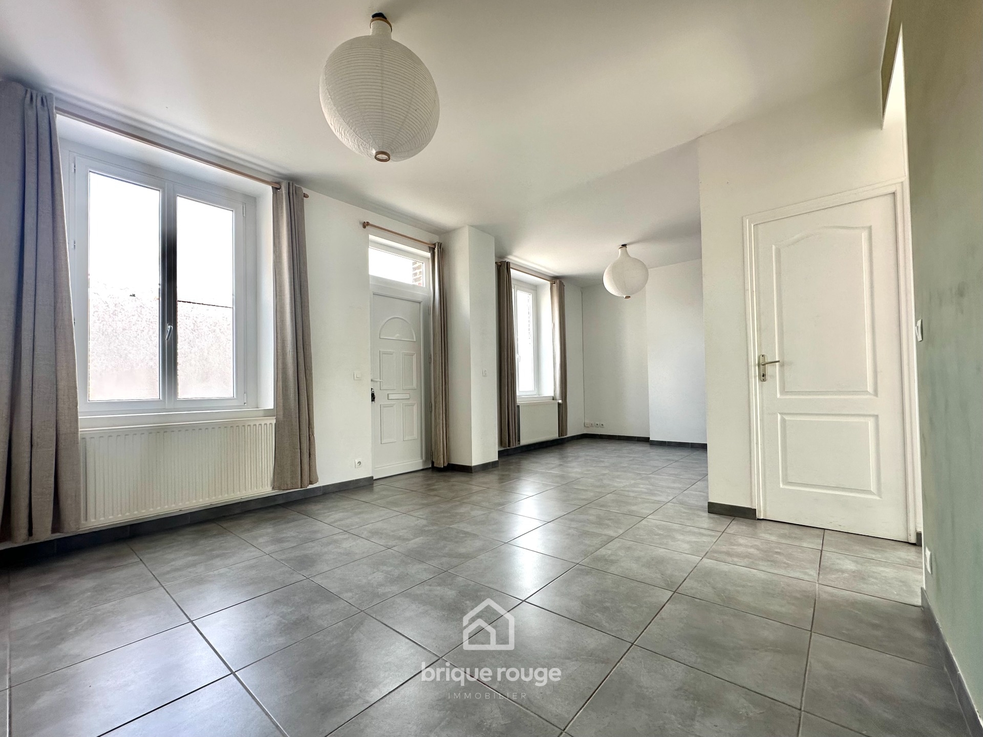 Maison entierement renovee 2 chambres garage et cour Photo 4 - Brique Rouge Immobilier Maison entierement renovee 2 chambres garage et cour Photo 4 - Brique Rouge Immobilier