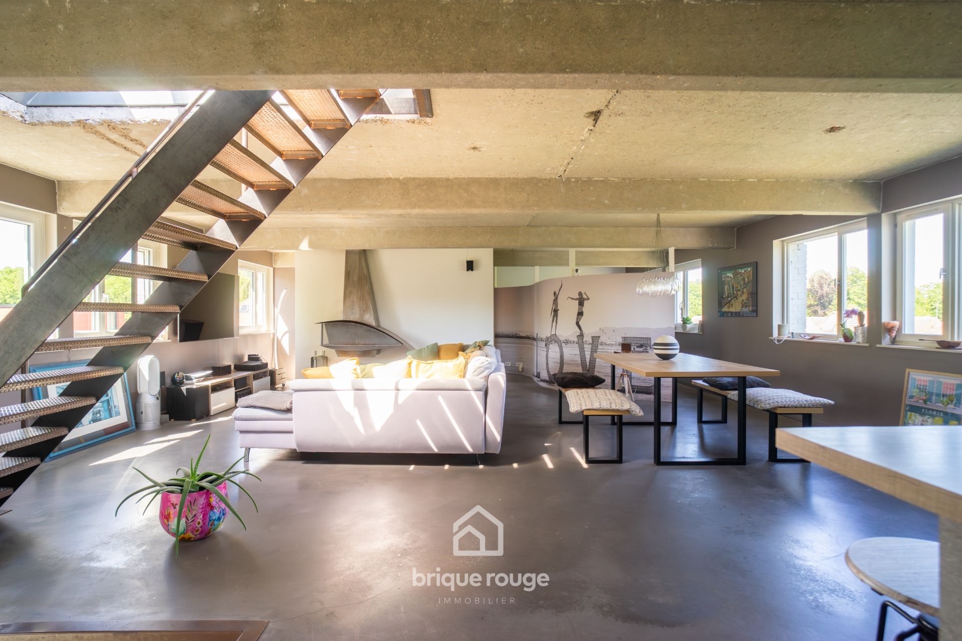 Magnifique loft avec deux places de parking sur loos Photo 1 - Brique Rouge Immobilier Magnifique loft avec deux places de parking sur loos Photo 1 - Brique Rouge Immobilier