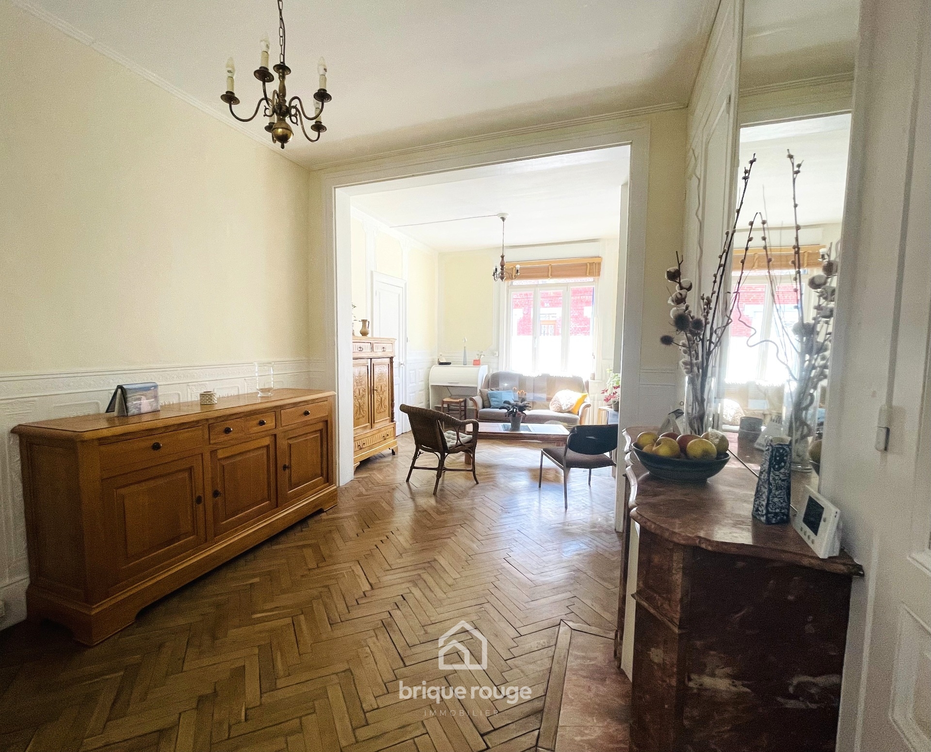 Bethunoise de 1930 avec 3 chambres et jardin bethune Photo 2 - Brique Rouge Immobilier Bethunoise de 1930 avec 3 chambres et jardin bethune Photo 2 - Brique Rouge Immobilier