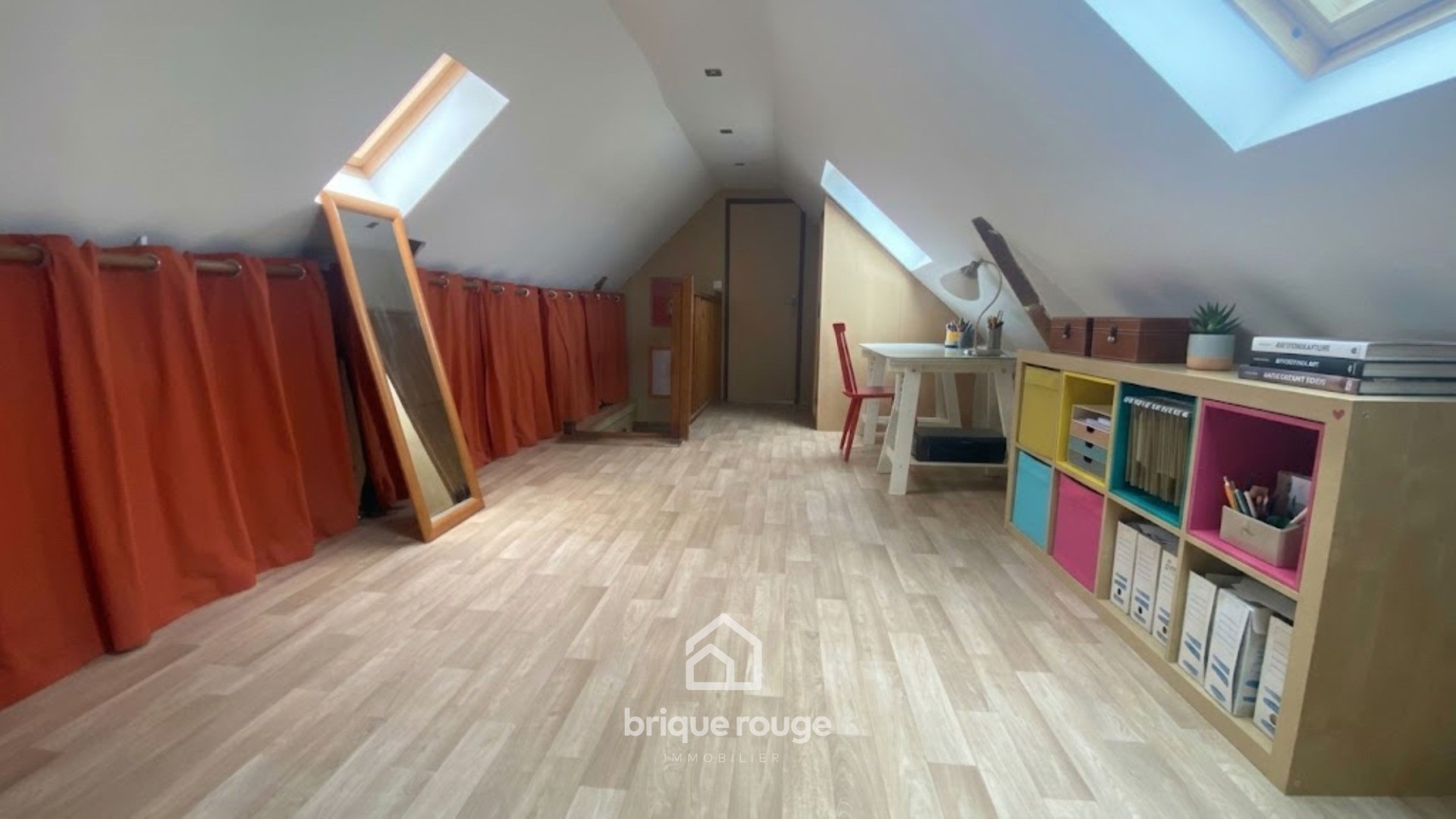 En exclusivite semi plain pied style longere avec jardin Photo 8 - Brique Rouge Immobilier En exclusivite semi plain pied style longere avec jardin Photo 8 - Brique Rouge Immobilier